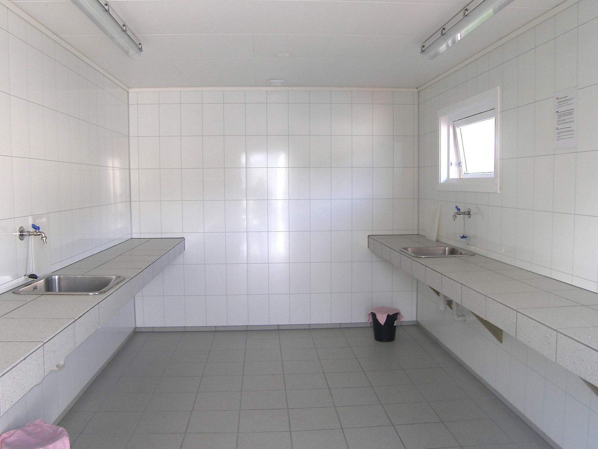 Modern vakantiehuis met panoramisch fjordzicht in Sørbøvåg - foto 25