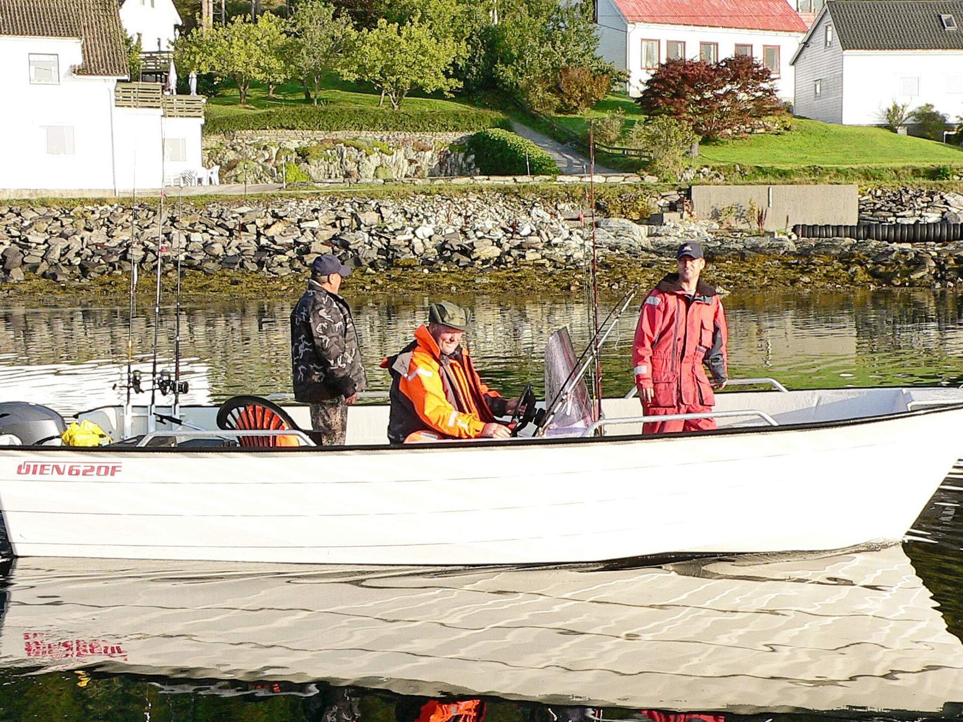 Modern vakantiehuis met panoramisch fjordzicht in Sørbøvåg - foto 38