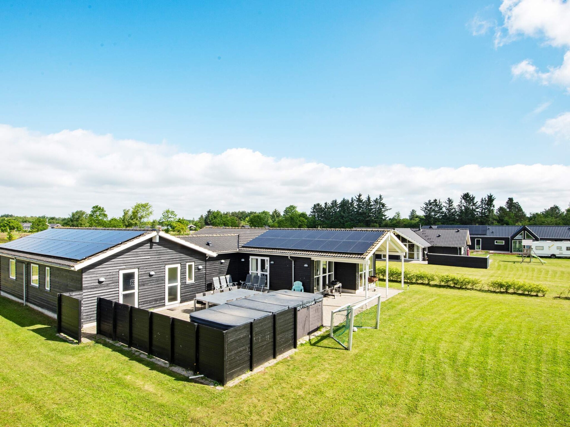 Ruim vakantiehuis voor 16 personen met zwem-spa en sauna bij meer Ansager - foto 1