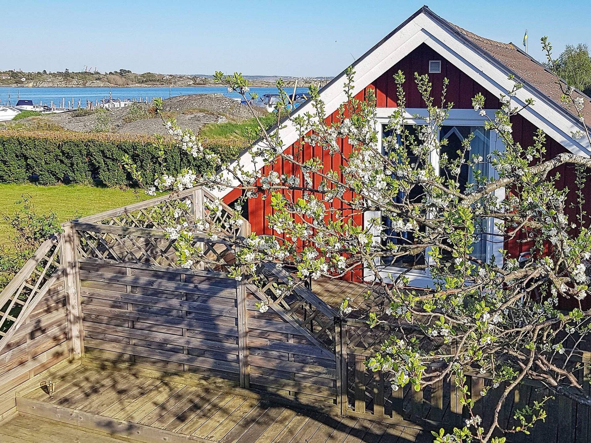Kompact gastenverblijf met zeezicht op 50 meter van het water in Torslanda - foto 1