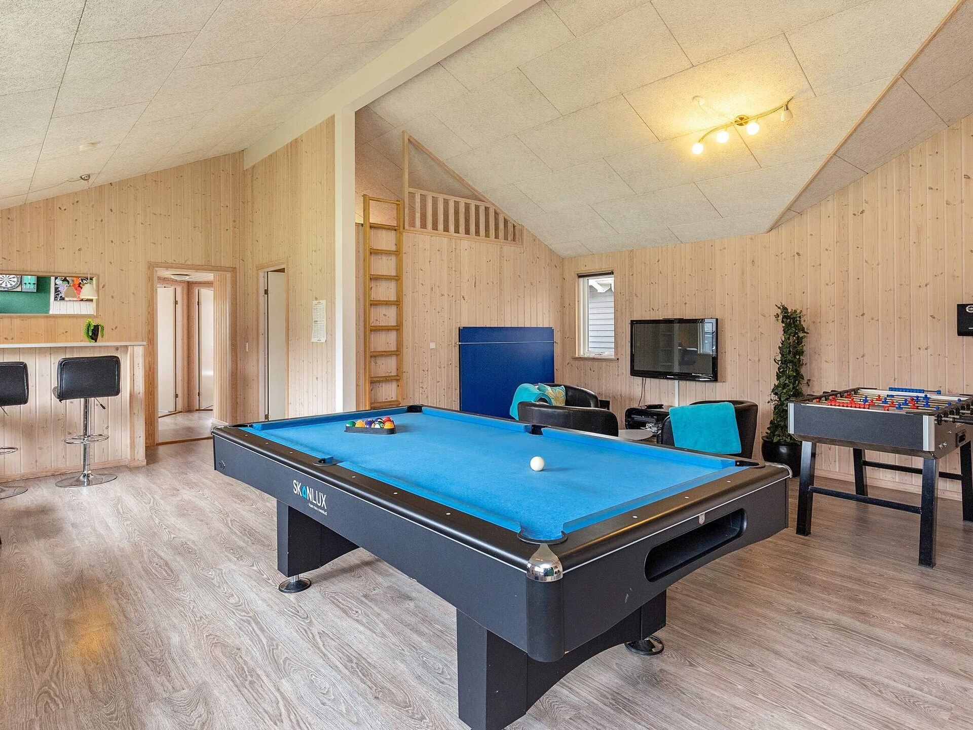 Groots vakantiehuis voor 18 personen met zwembad en activiteitenruimte, 350m van zee - foto 7