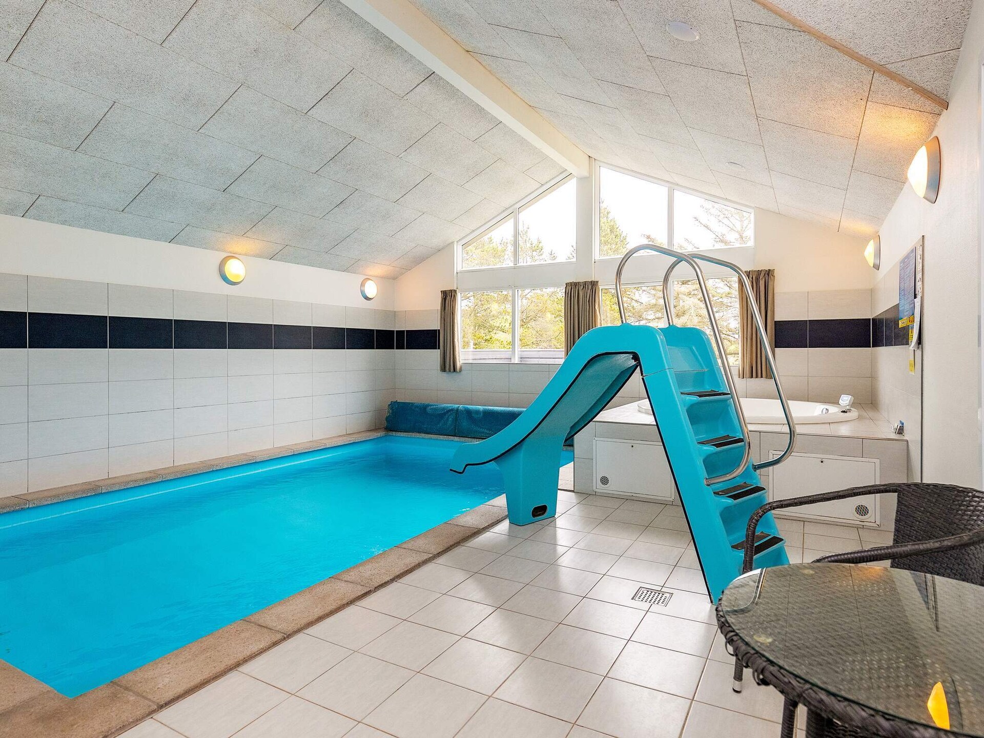 Groots vakantiehuis voor 18 personen met zwembad en activiteitenruimte, 350m van zee - foto 20
