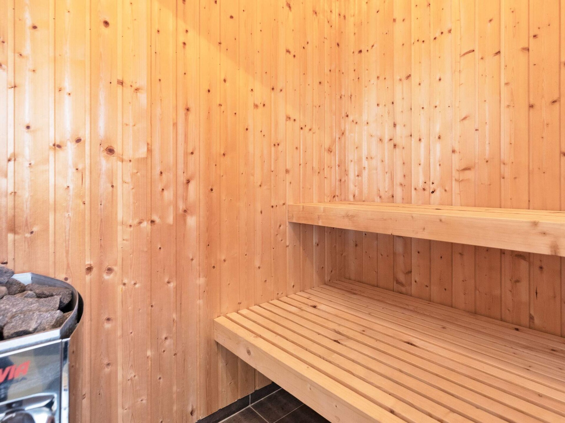 Ruim vakantiehuis met whirlpool & sauna op 900m van de Noordzeekust bij Løkken - foto 44