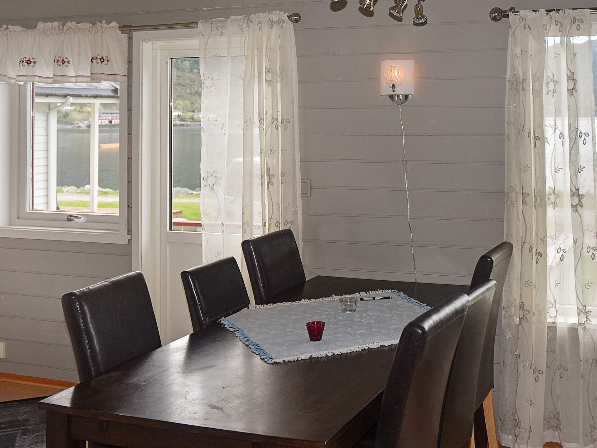 Vrijstaand vakantiehuis aan de fjord met uitzicht op Barmen, Selje - foto 8