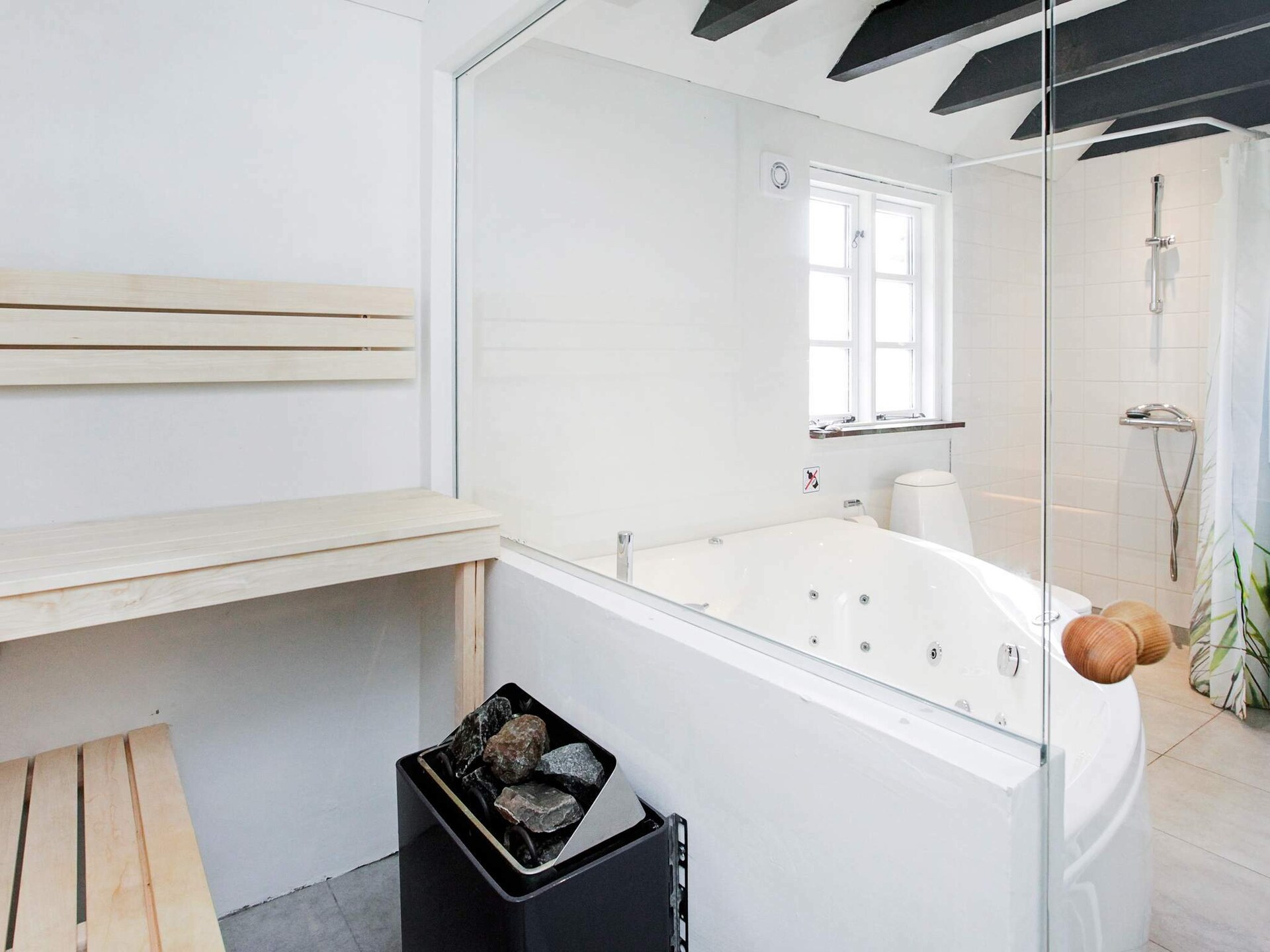 Gerenoveerd vakantiehuis met sauna en whirlpool op 350 meter van het strand - foto 30