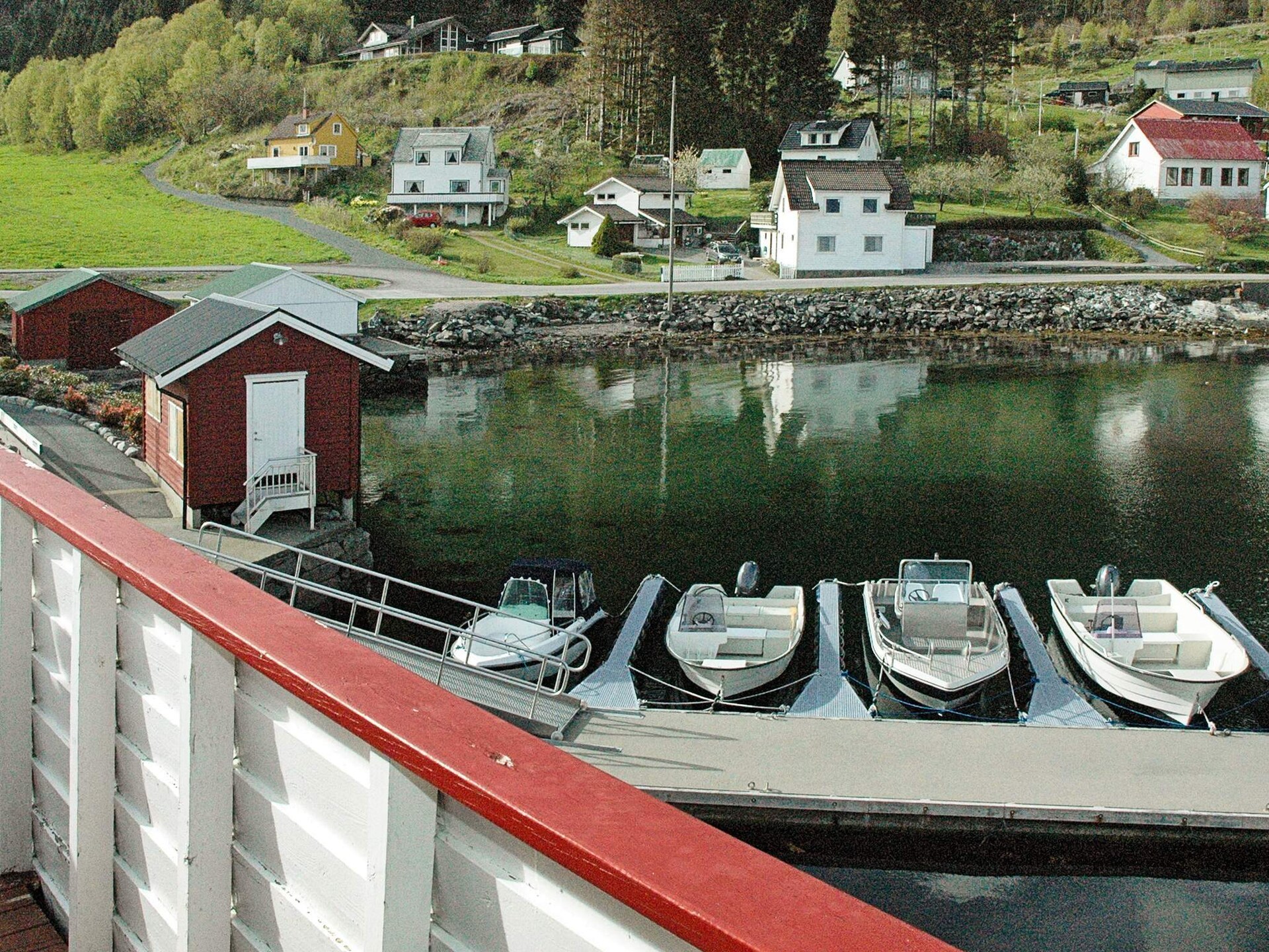 Sfeervol vakantiehuis in Sørbøvåg met panoramisch fjordzicht - foto 9