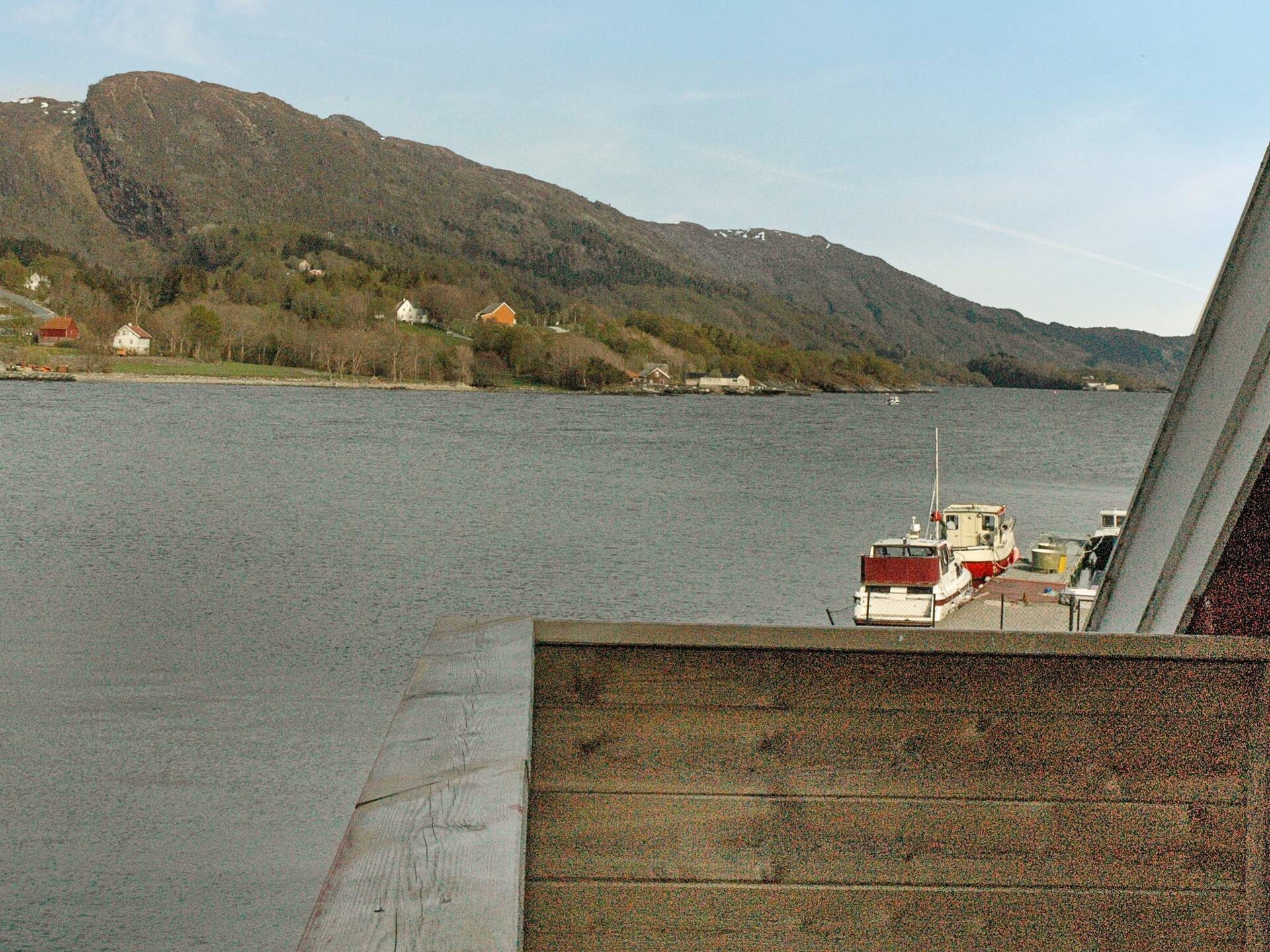 Sfeervol vakantiehuis in Sørbøvåg met panoramisch fjordzicht - foto 10
