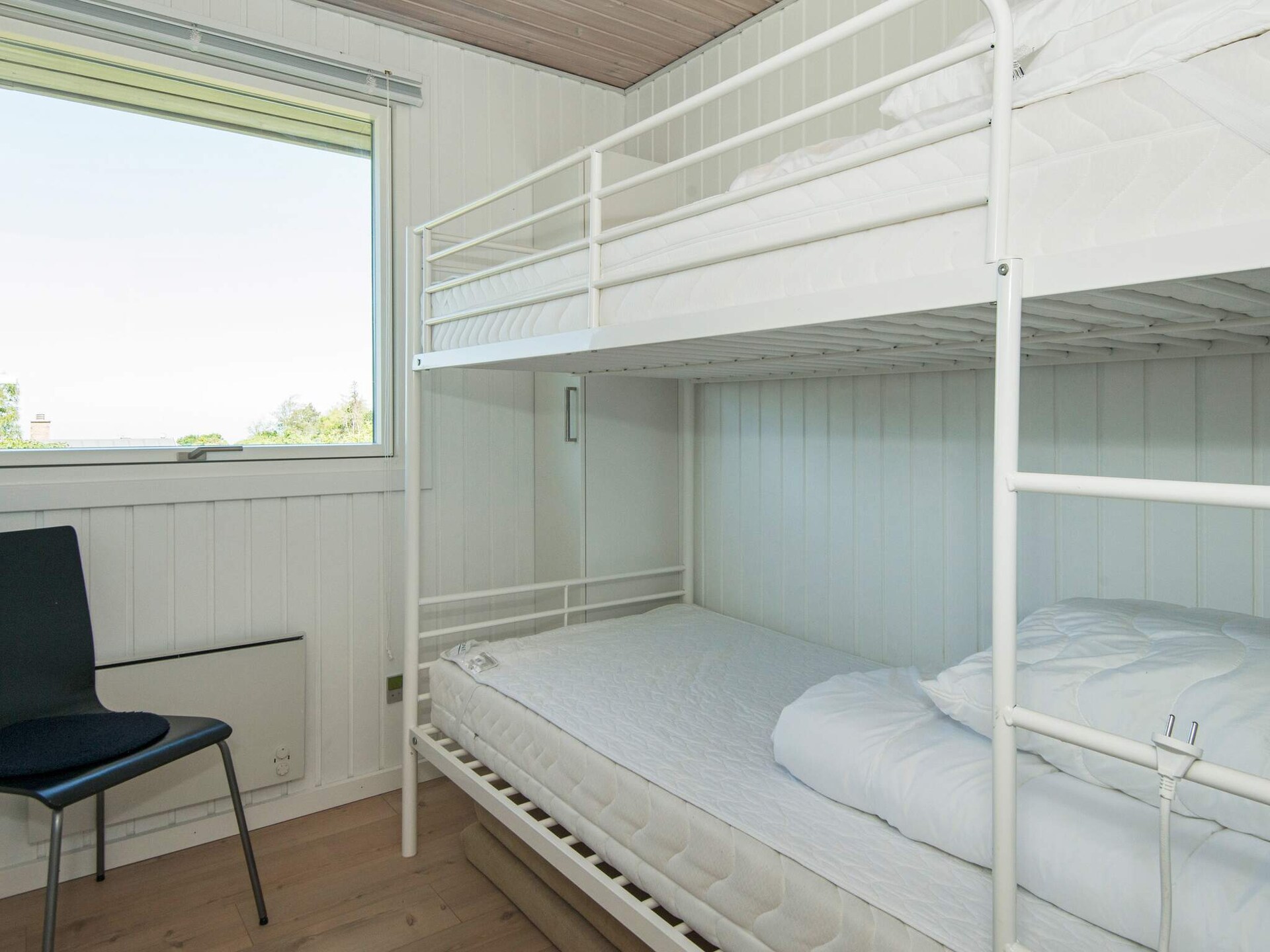 Vrijstaand vakantiehuis met uniek zeezicht op 200m van het strand in Allingåbro - foto 42