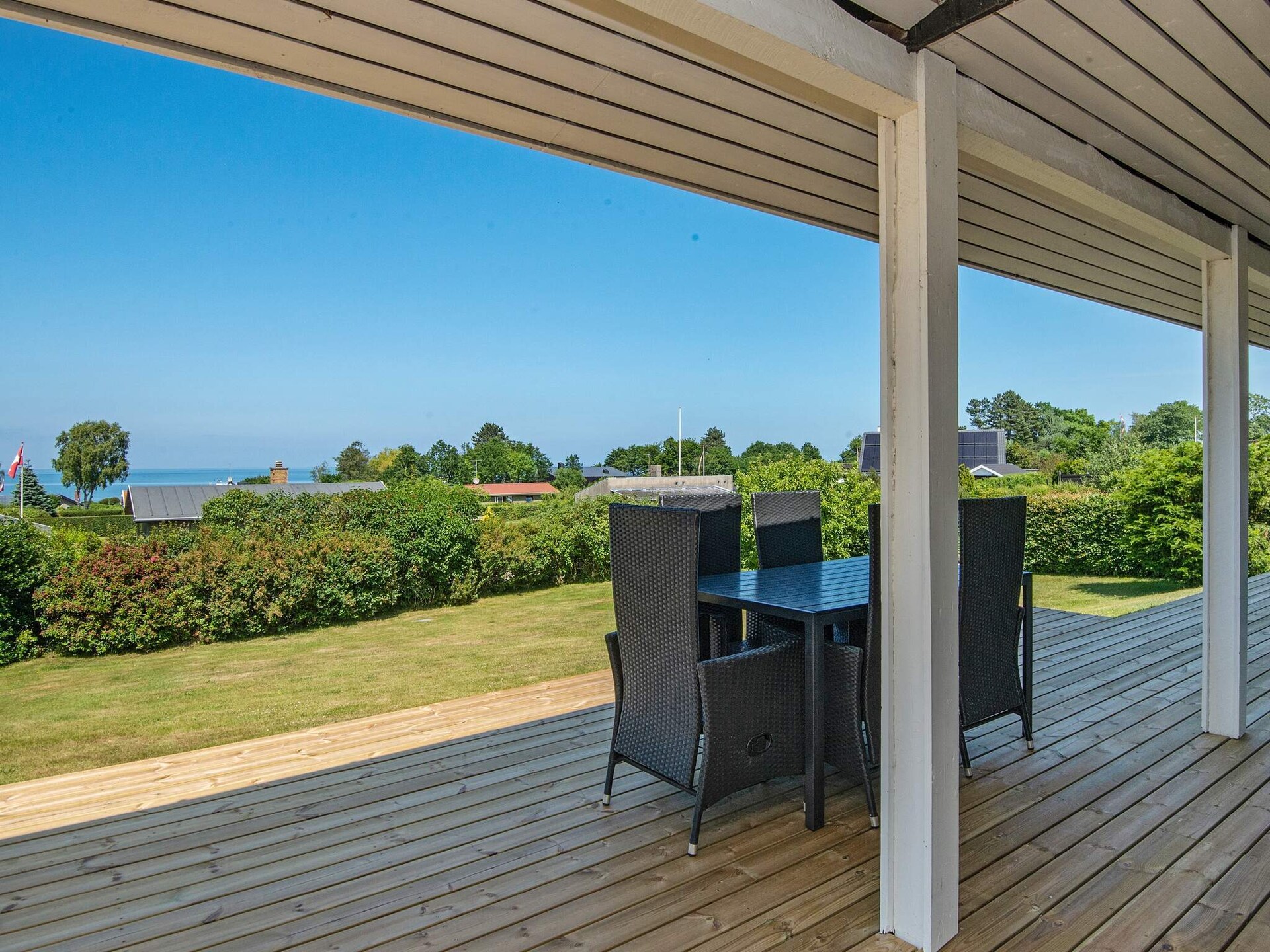 Vrijstaand vakantiehuis met uniek zeezicht op 200m van het strand in Allingåbro - foto 15