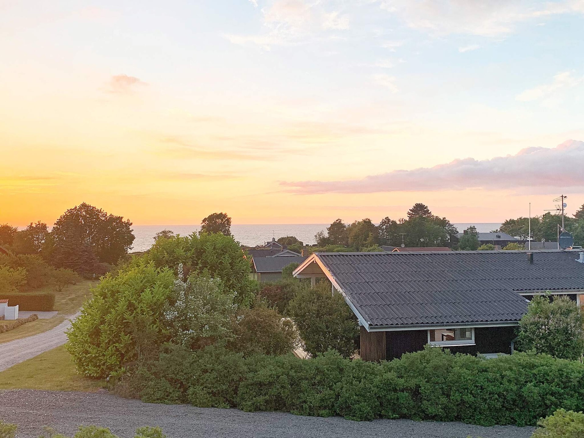 Vrijstaand vakantiehuis met uniek zeezicht op 200m van het strand in Allingåbro - foto 11