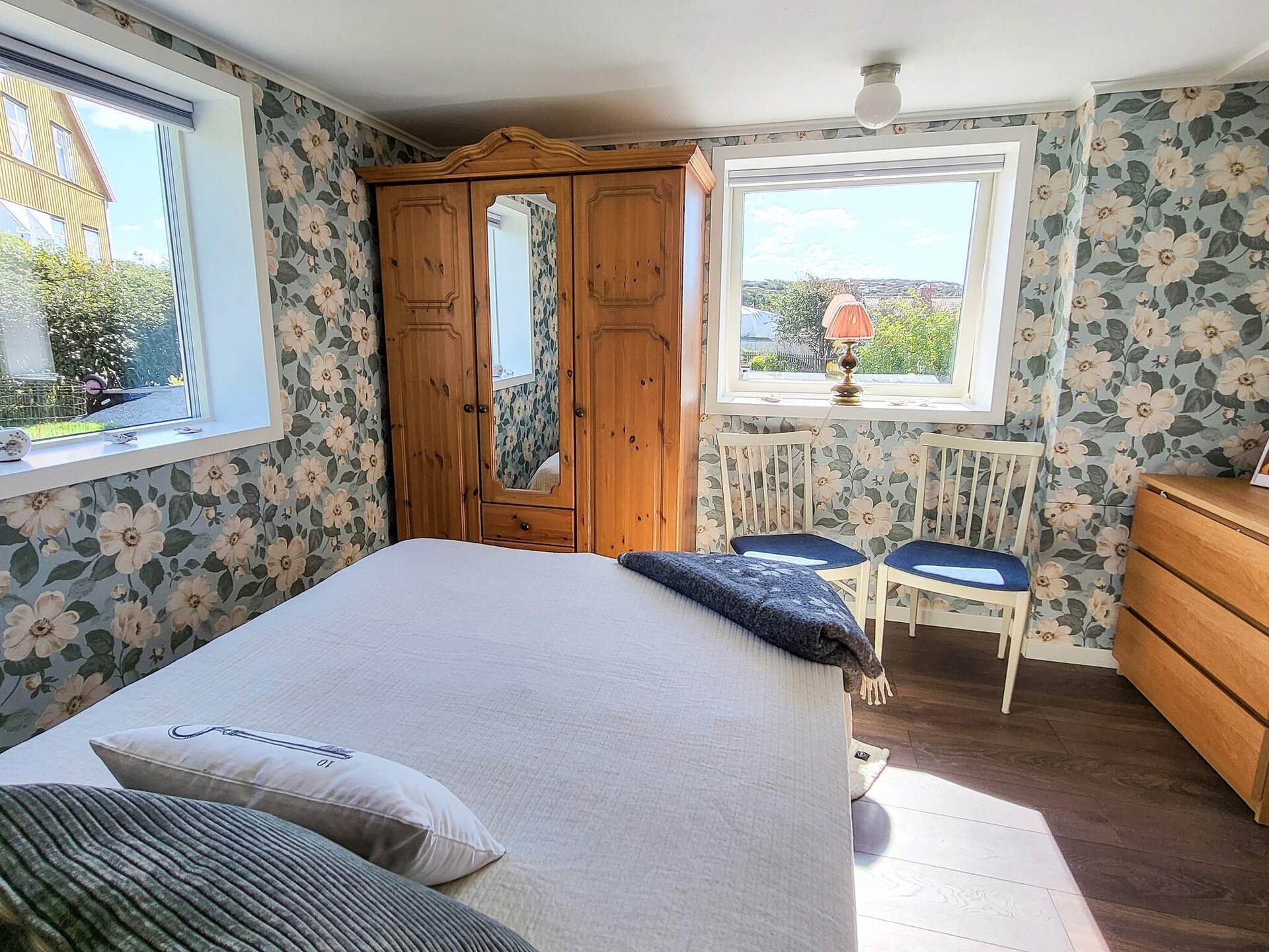 Lichte vakantiewoning met zeezicht en whirlpool op Orust - foto 16