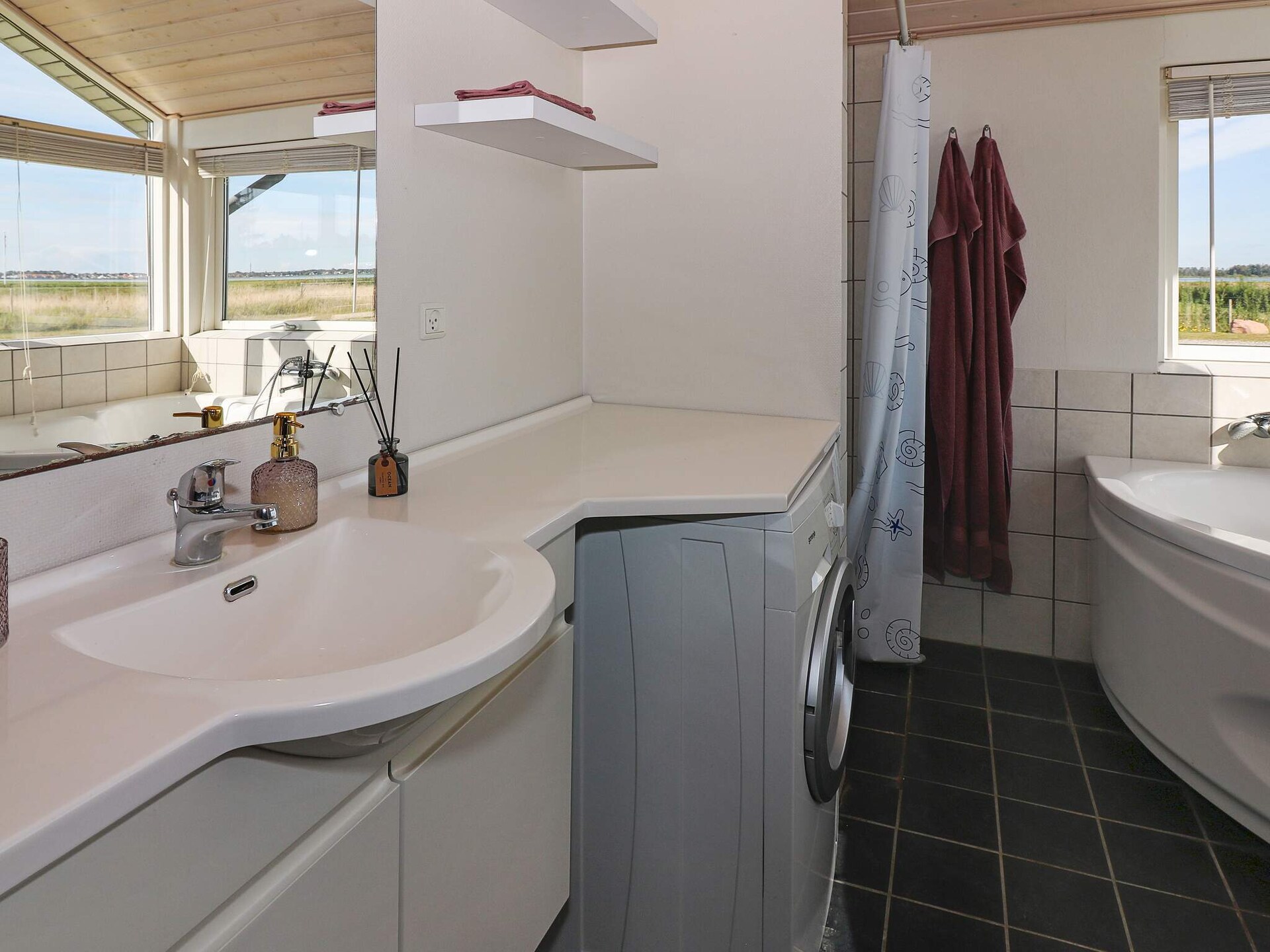 Vrijstaand vakantiehuis met whirlpool en uitzicht op de Limfjord op 80 meter - foto 35