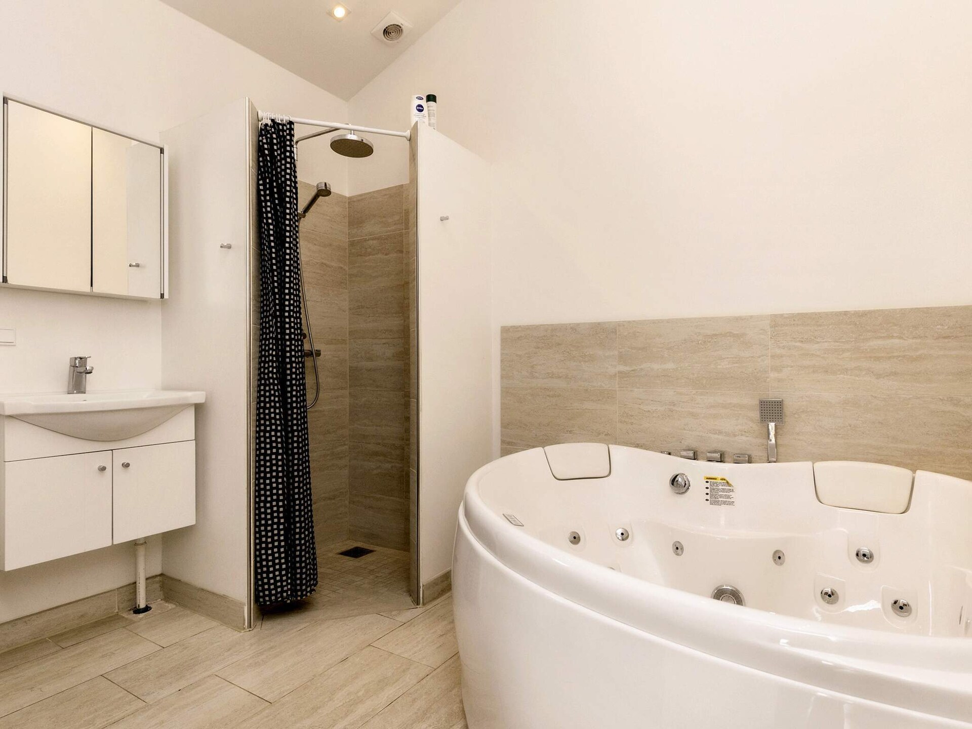 Licht Vakantiehuis met Sauna & Whirlpool op 300m van Zee in Hadsund - foto 32