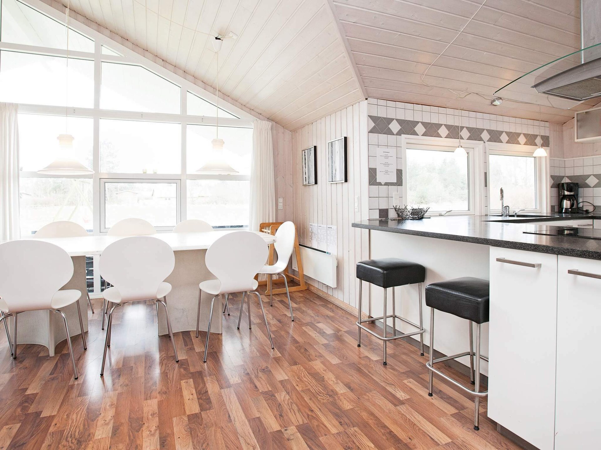 Ruim vakantiehuis met zwembad, sauna en whirlpool op 600m van zee - foto 27