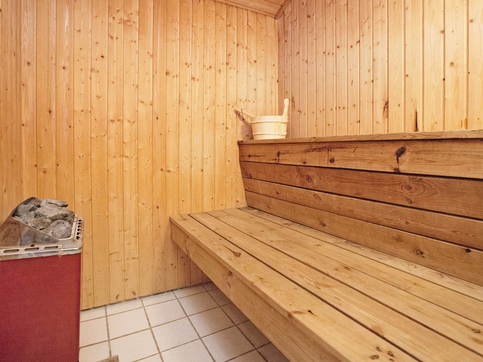 Ruim vakantiehuis met zwembad, sauna en whirlpool op 600m van zee - foto 34