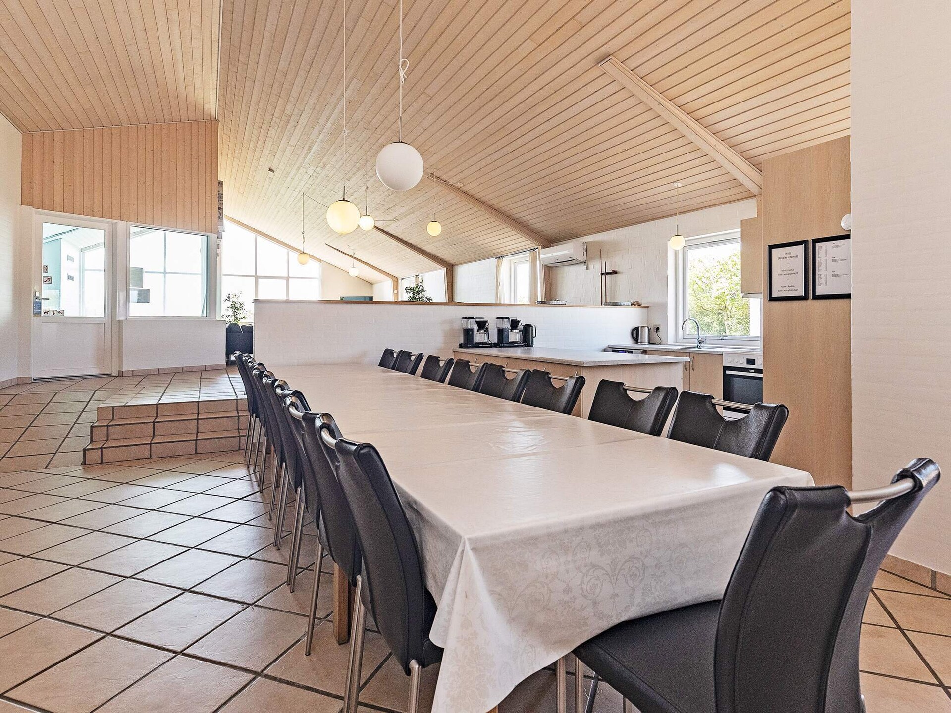 Groot vakantiehuis met panoramisch uitzicht op de Limfjord en privézwembad - foto 16