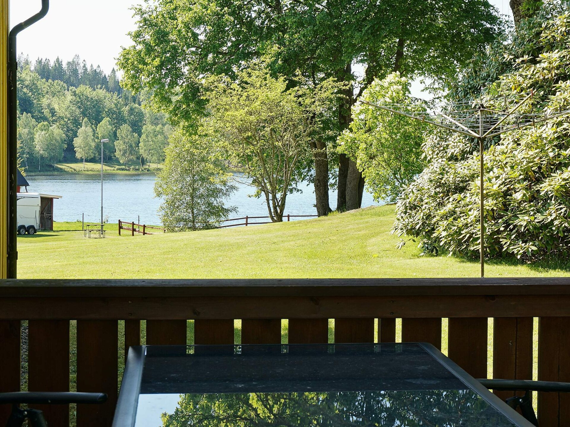 Vrijstaand vakantiehuis met meerzicht op 150m van het water in Ullared - foto 4