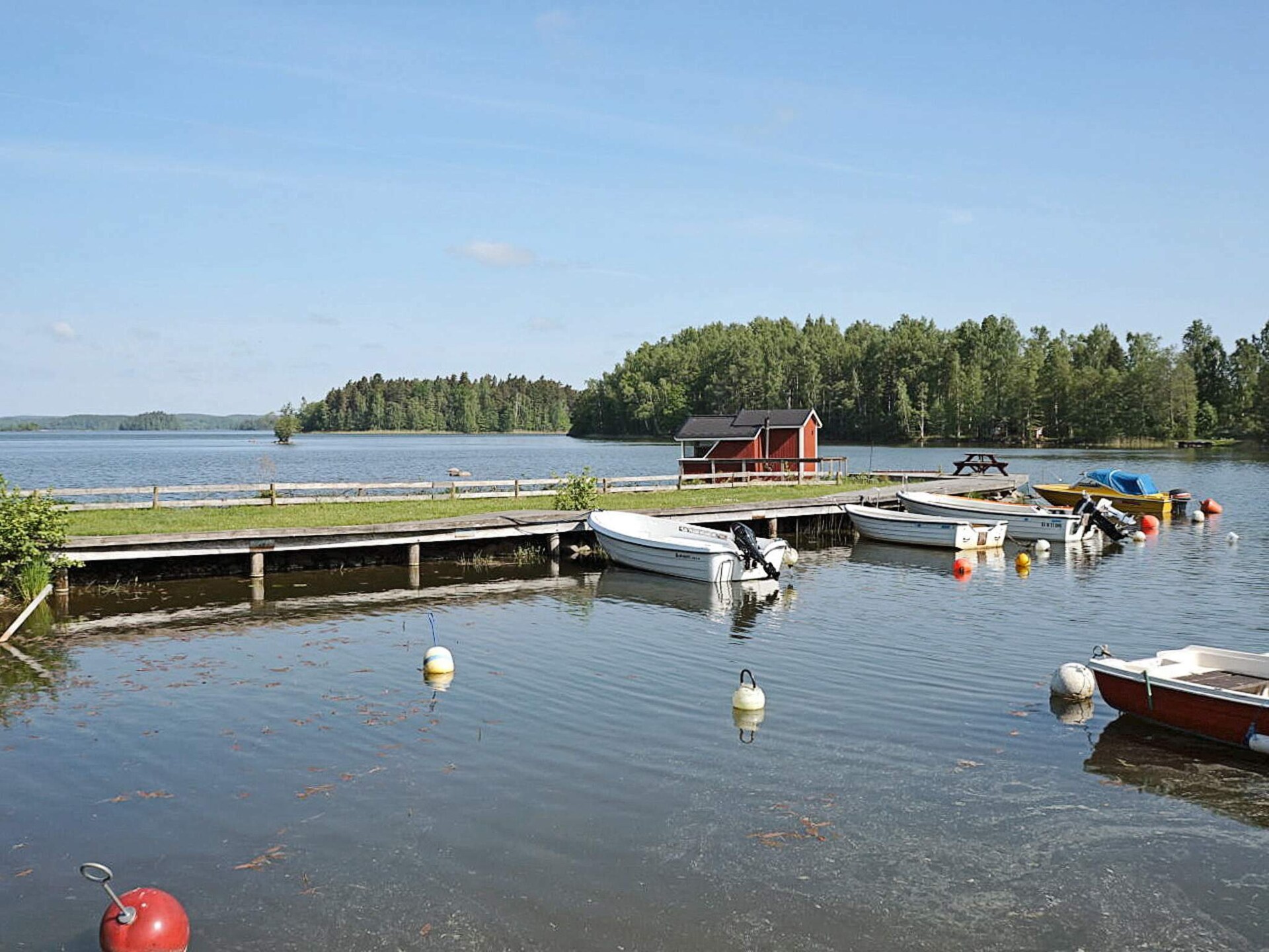 Sfeervol vakantiehuis aan de golfbaan met veranda bij meer op 1,3 km - foto 18