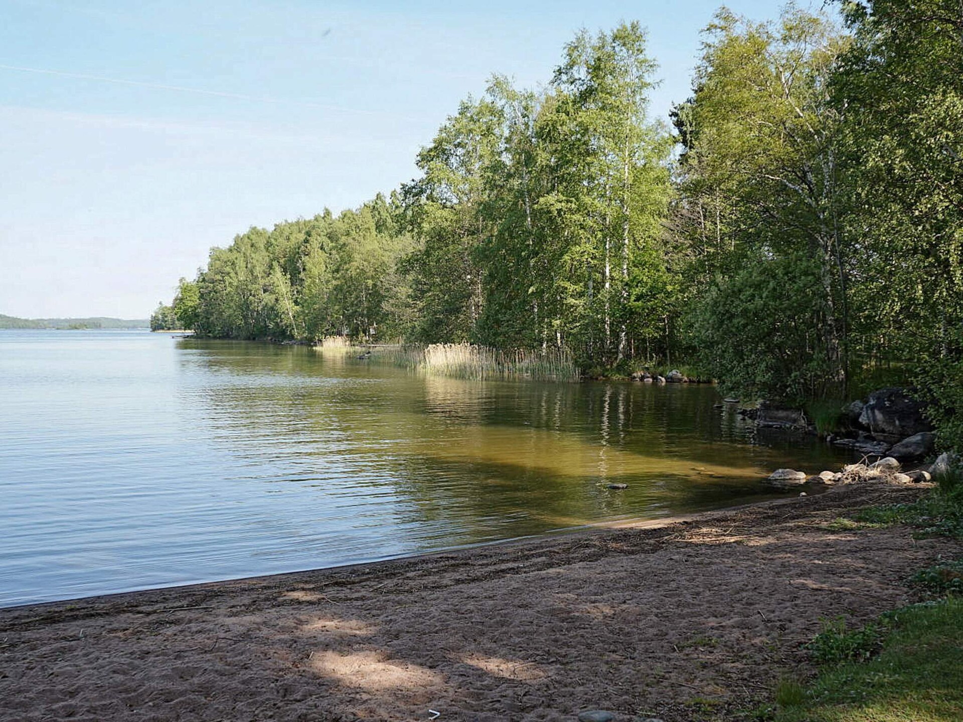 Sfeervol vakantiehuis aan de golfbaan met veranda bij meer op 1,3 km - foto 19