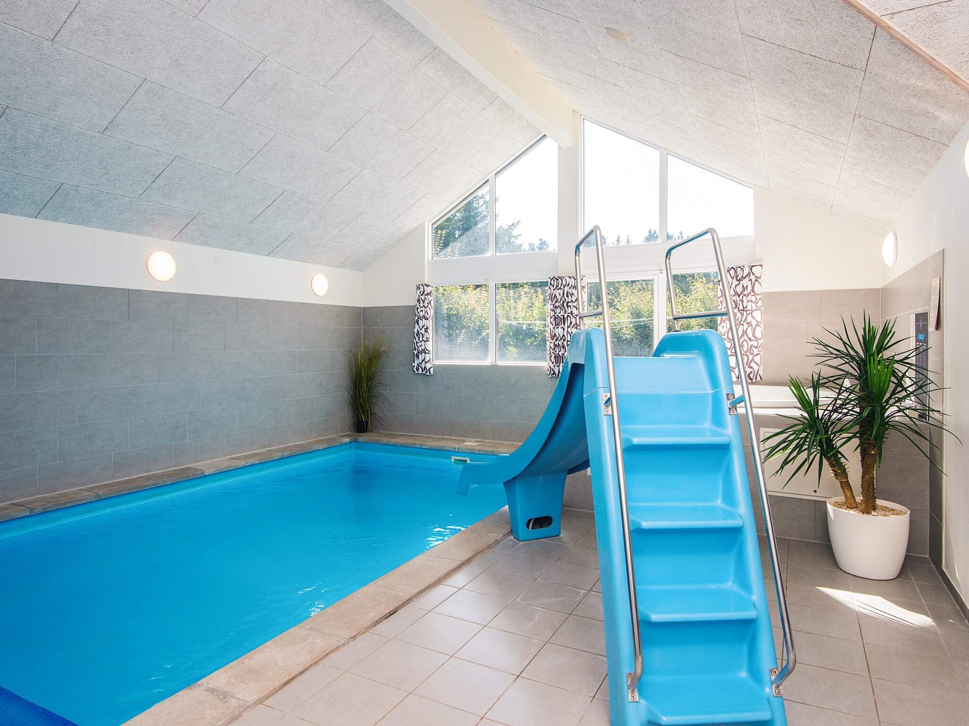 Groots vakantiehuis voor 18 personen met zwembad en activiteitenruimte in Blåvand - foto 12