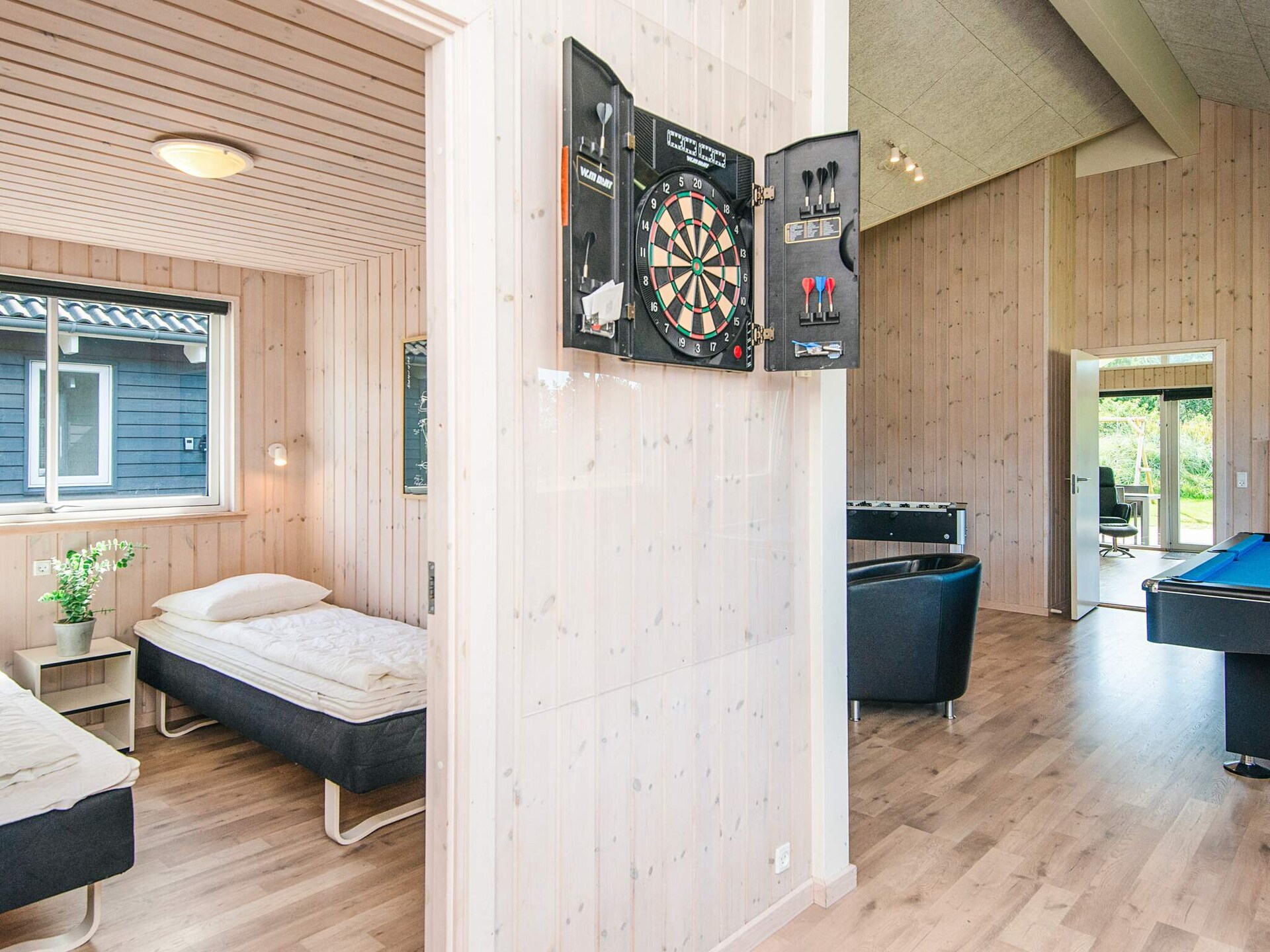 Groots vakantiehuis voor 18 personen met zwembad en activiteitenruimte in Blåvand - foto 38
