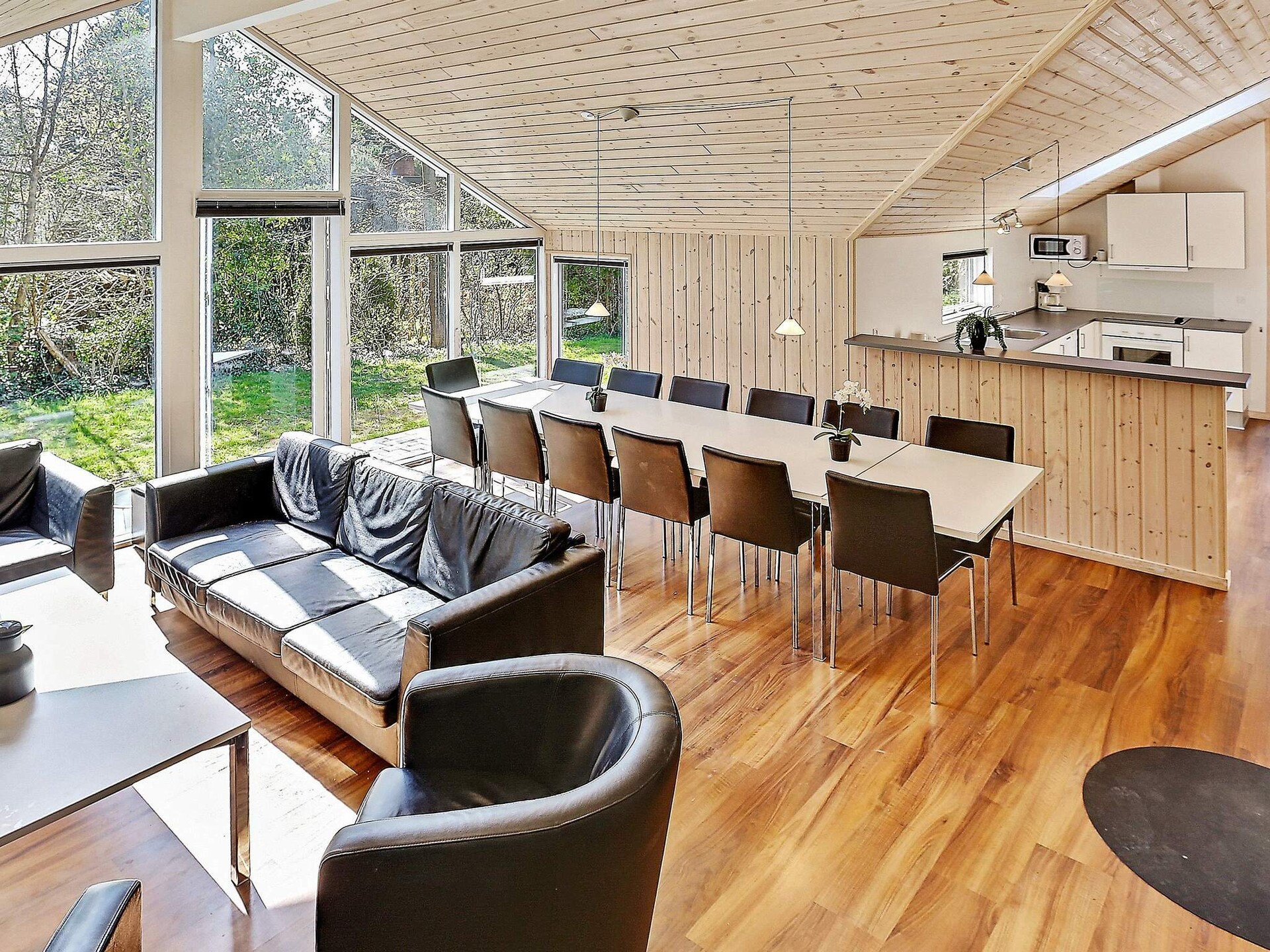 Ruim vakantiehuis voor 14 personen met zwembad, sauna en activiteitenruimte op 900m van zee in Hornbæk - foto 31