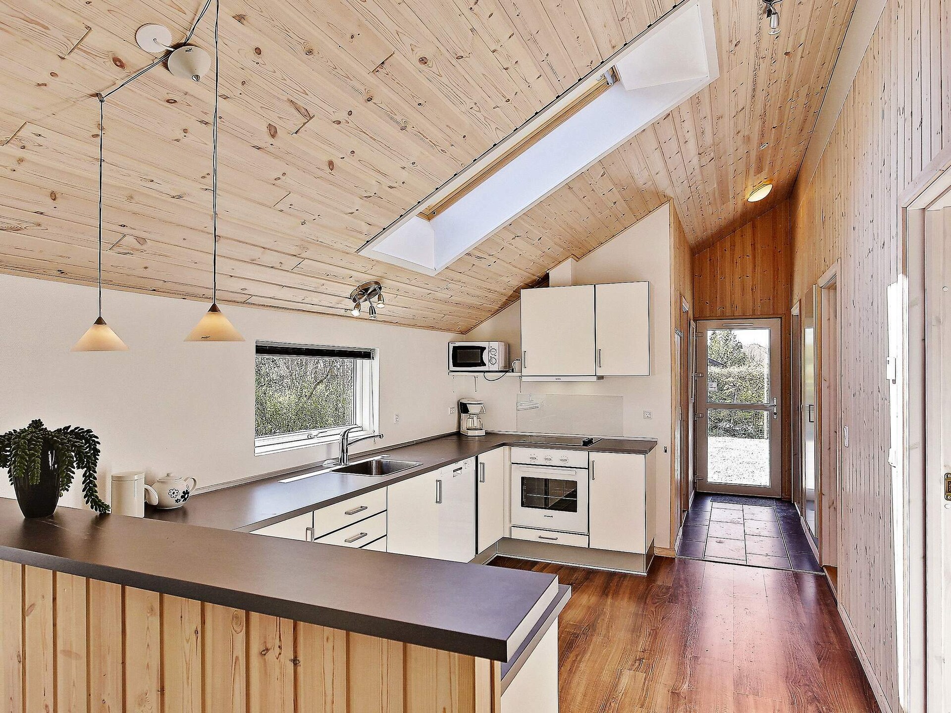 Ruim vakantiehuis voor 14 personen met zwembad, sauna en activiteitenruimte op 900m van zee in Hornbæk - foto 33
