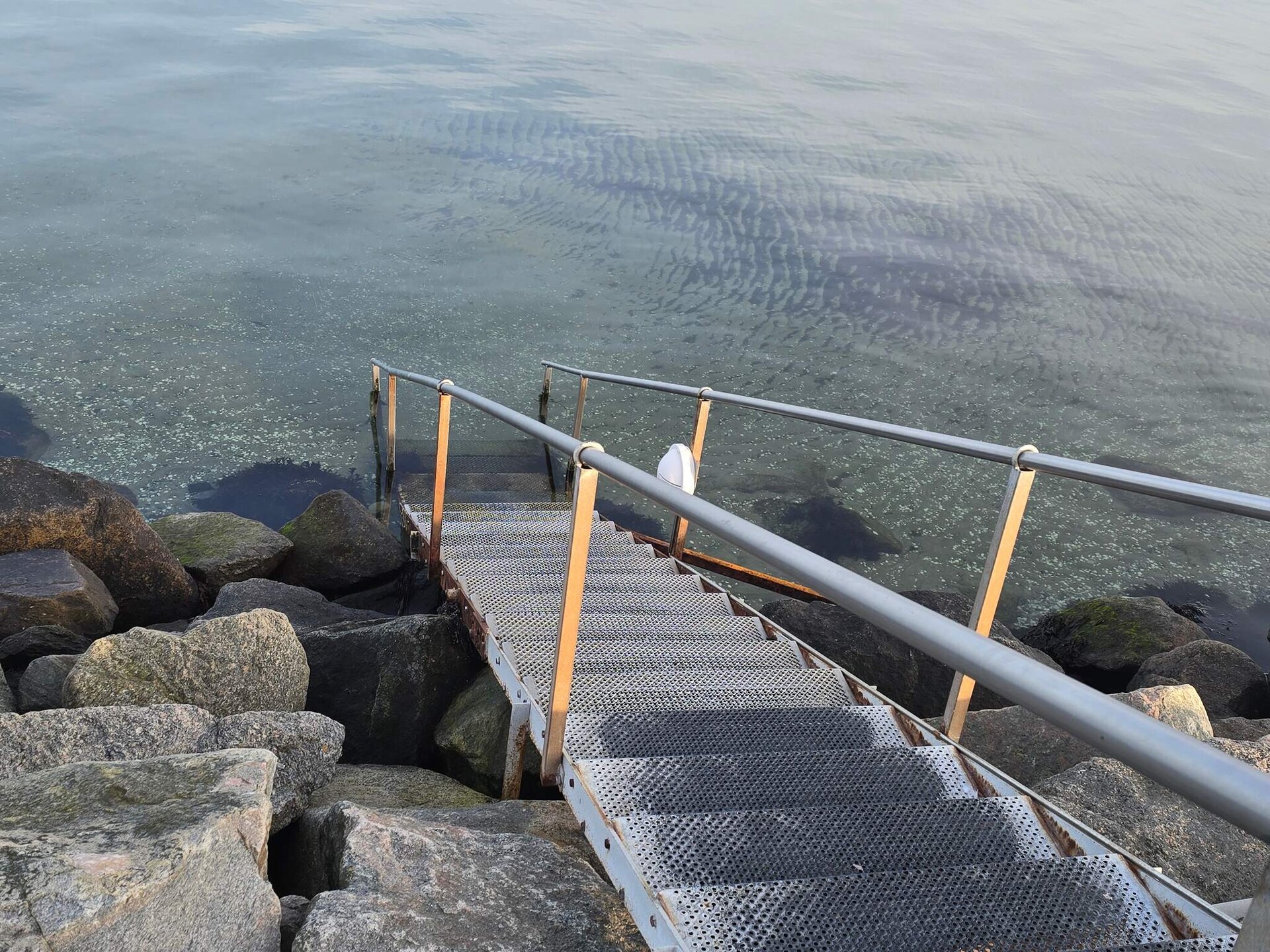 Ruim vakantiehuis voor 14 personen met zwembad, sauna en activiteitenruimte op 900m van zee in Hornbæk - foto 21