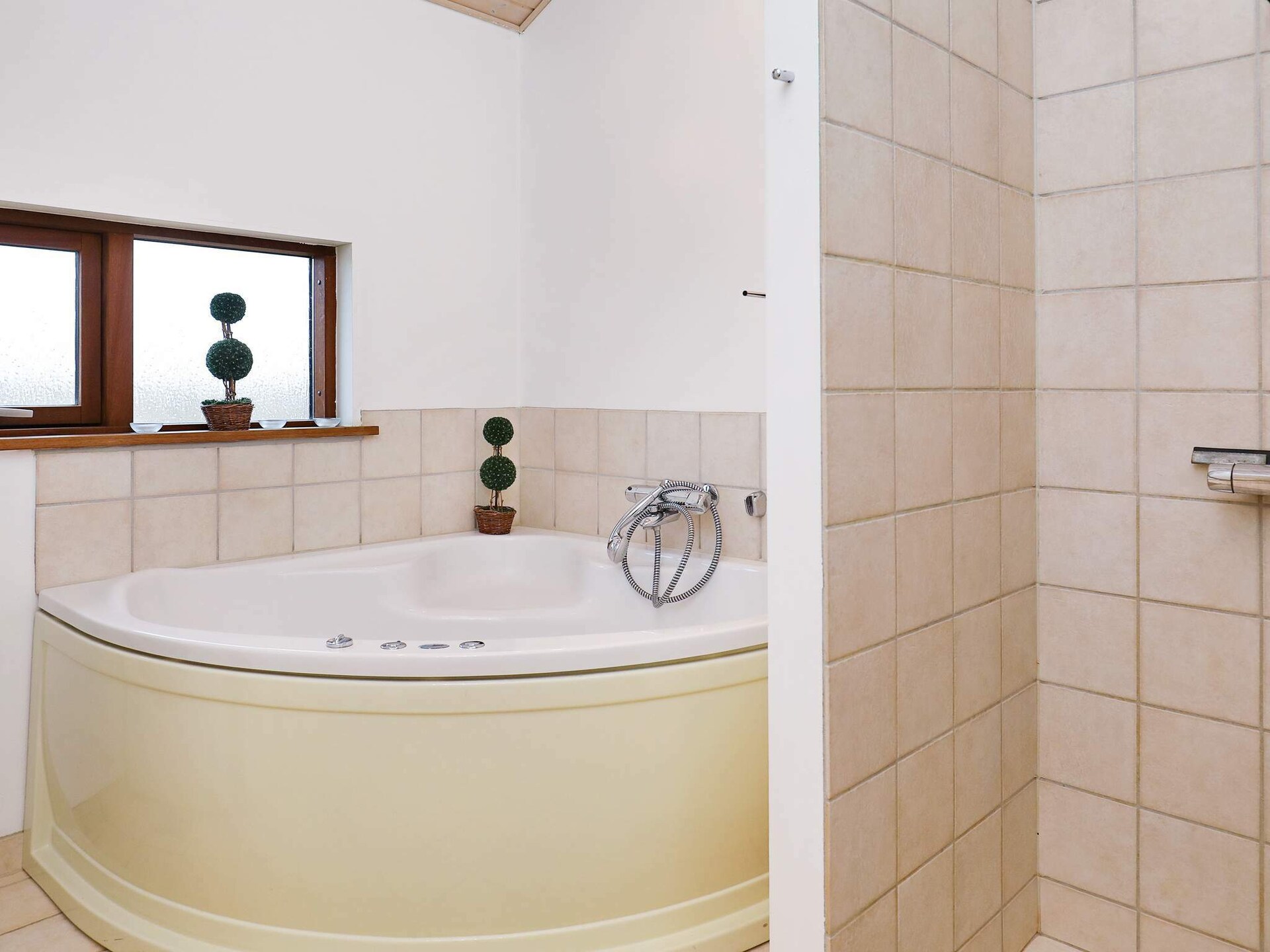 Licht vakantiehuis met sauna en whirlpool op 280m van de zee in Ulfborg - foto 18