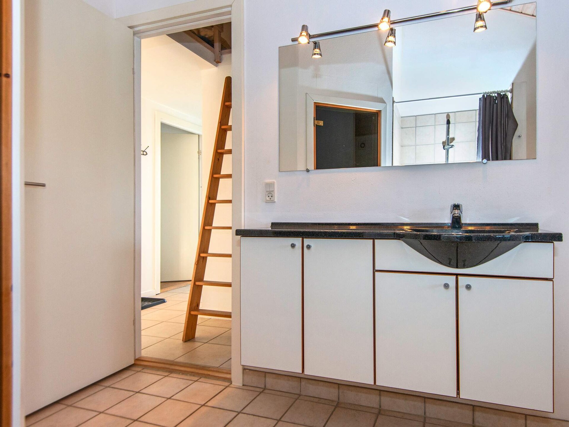 Licht vakantiehuis met sauna en whirlpool op 280m van de zee in Ulfborg - foto 30
