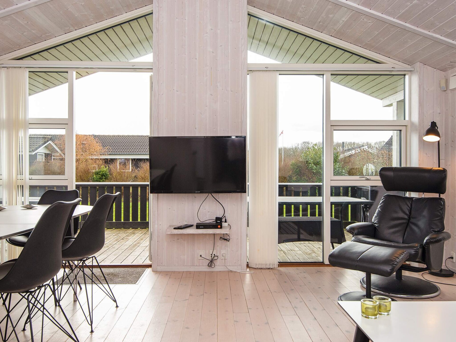Ruim vakantiehuis met sauna en zonnig terras op 500 meter van zee - foto 10