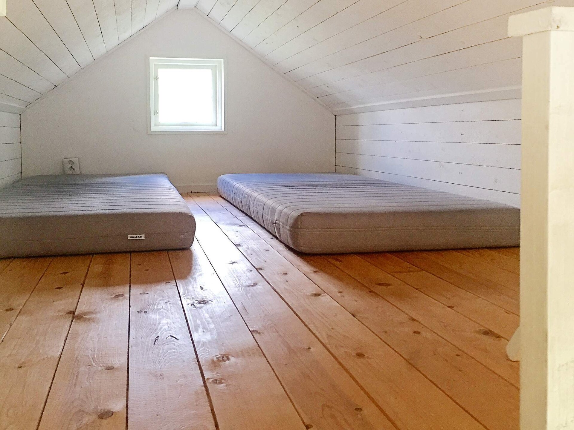 Knus vakantiehuisje aan de golfbaan bij Stockholm – 80m tot het meer - foto 12
