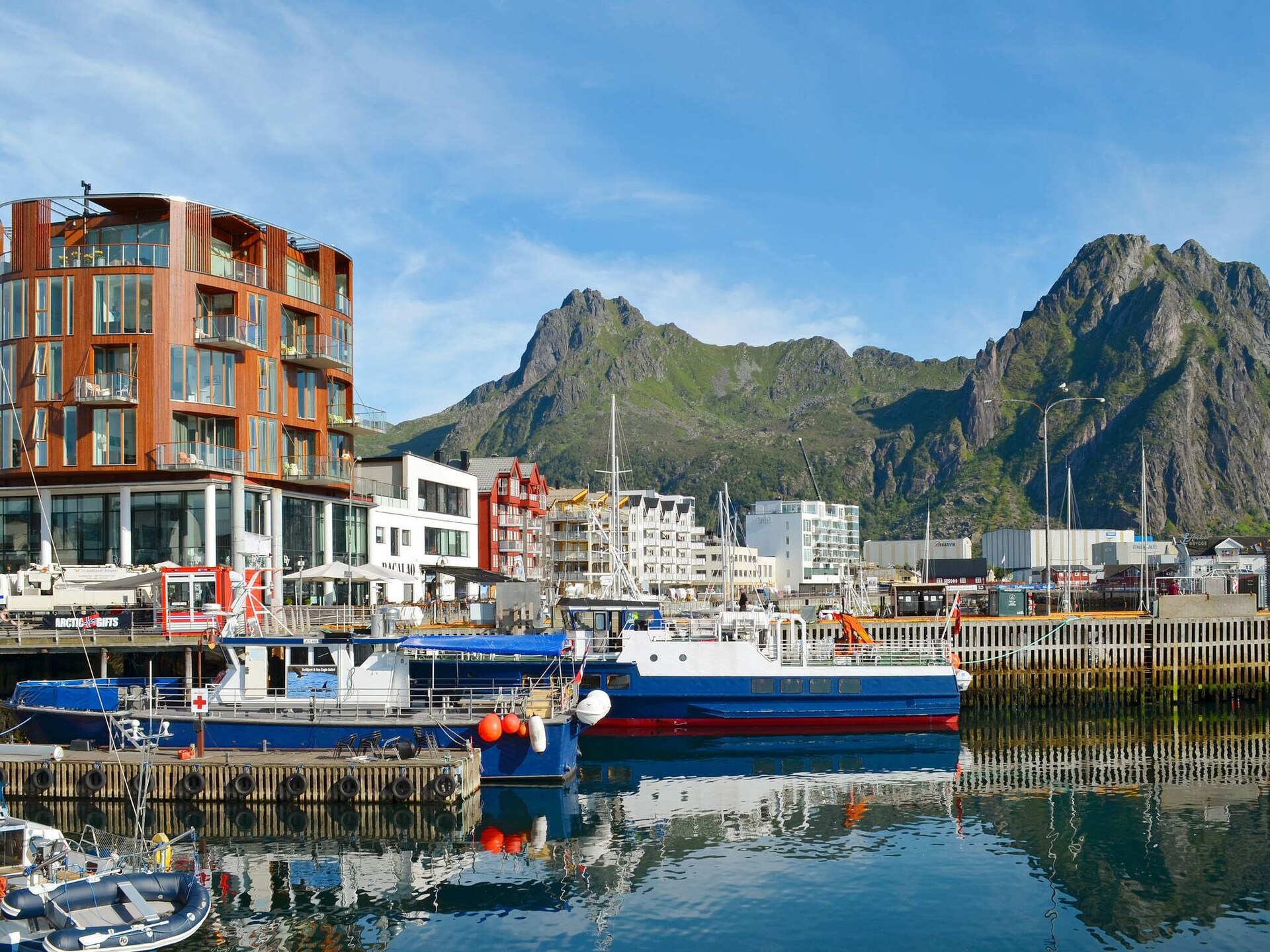 Vrijstaand vakantiehuis aan de rand van Svolvær, vlakbij wandelpaden en fjord - foto 15