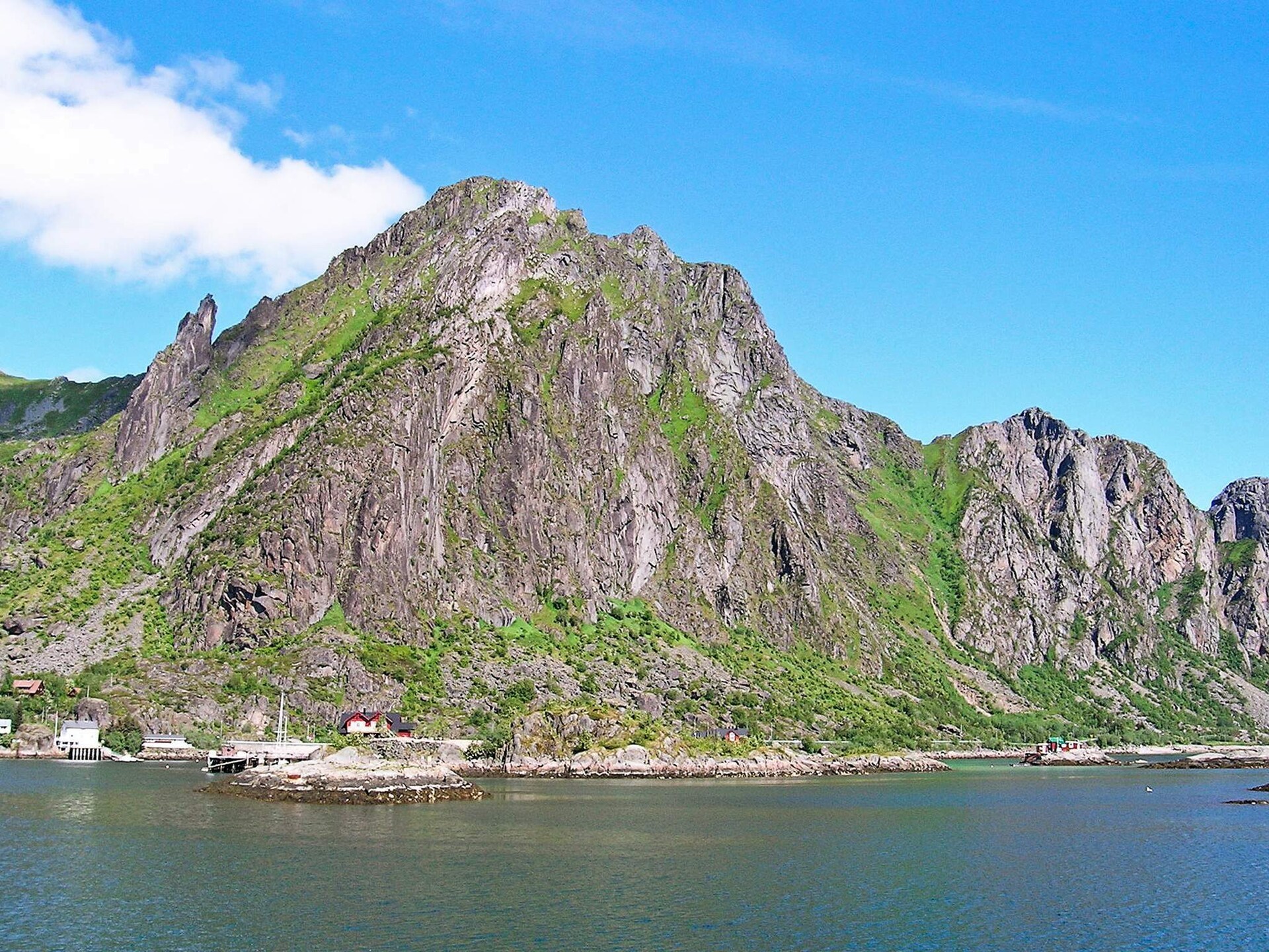 Vrijstaand vakantiehuis aan de rand van Svolvær, vlakbij wandelpaden en fjord - foto 22