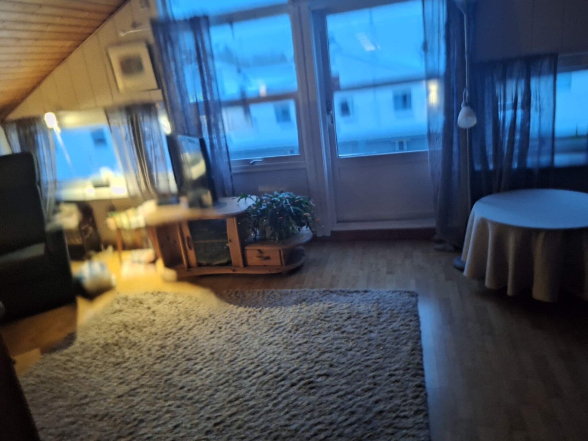 Vrijstaand vakantiehuis aan de rand van Svolvær, vlakbij wandelpaden en fjord - foto 8