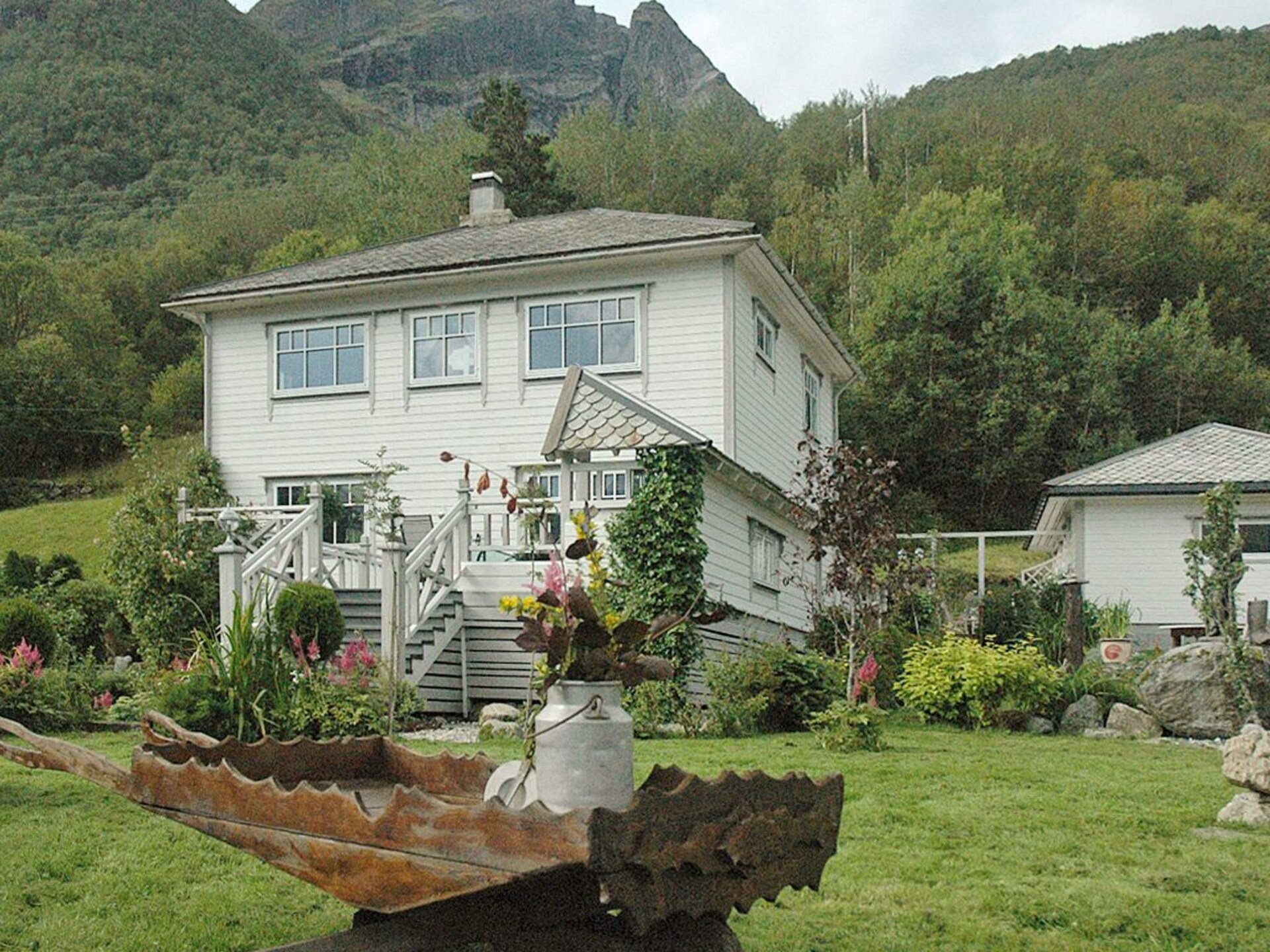 Panoramavakantiehuis aan de Syvdefjord met boothuur en berguitzicht - foto 3