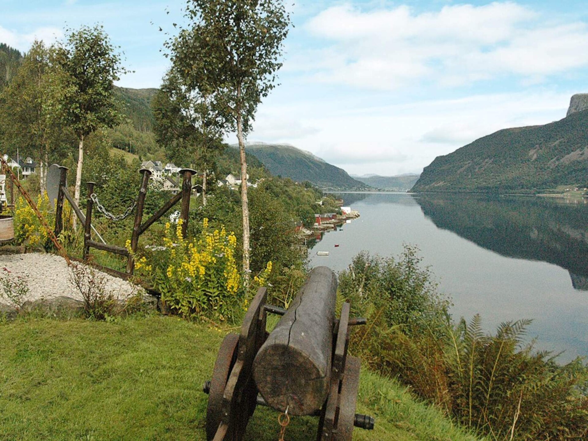 Panoramavakantiehuis aan de Syvdefjord met boothuur en berguitzicht - foto 21