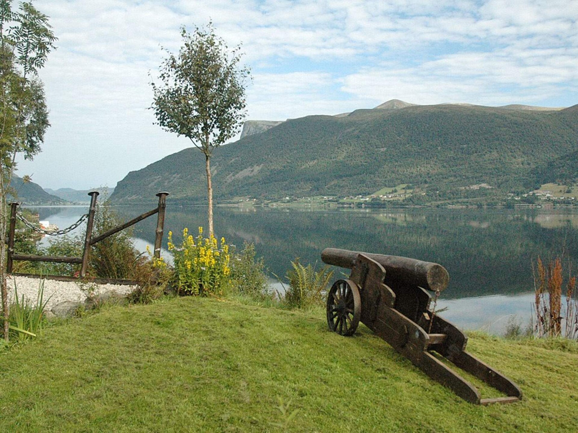 Panoramavakantiehuis aan de Syvdefjord met boothuur en berguitzicht - foto 22