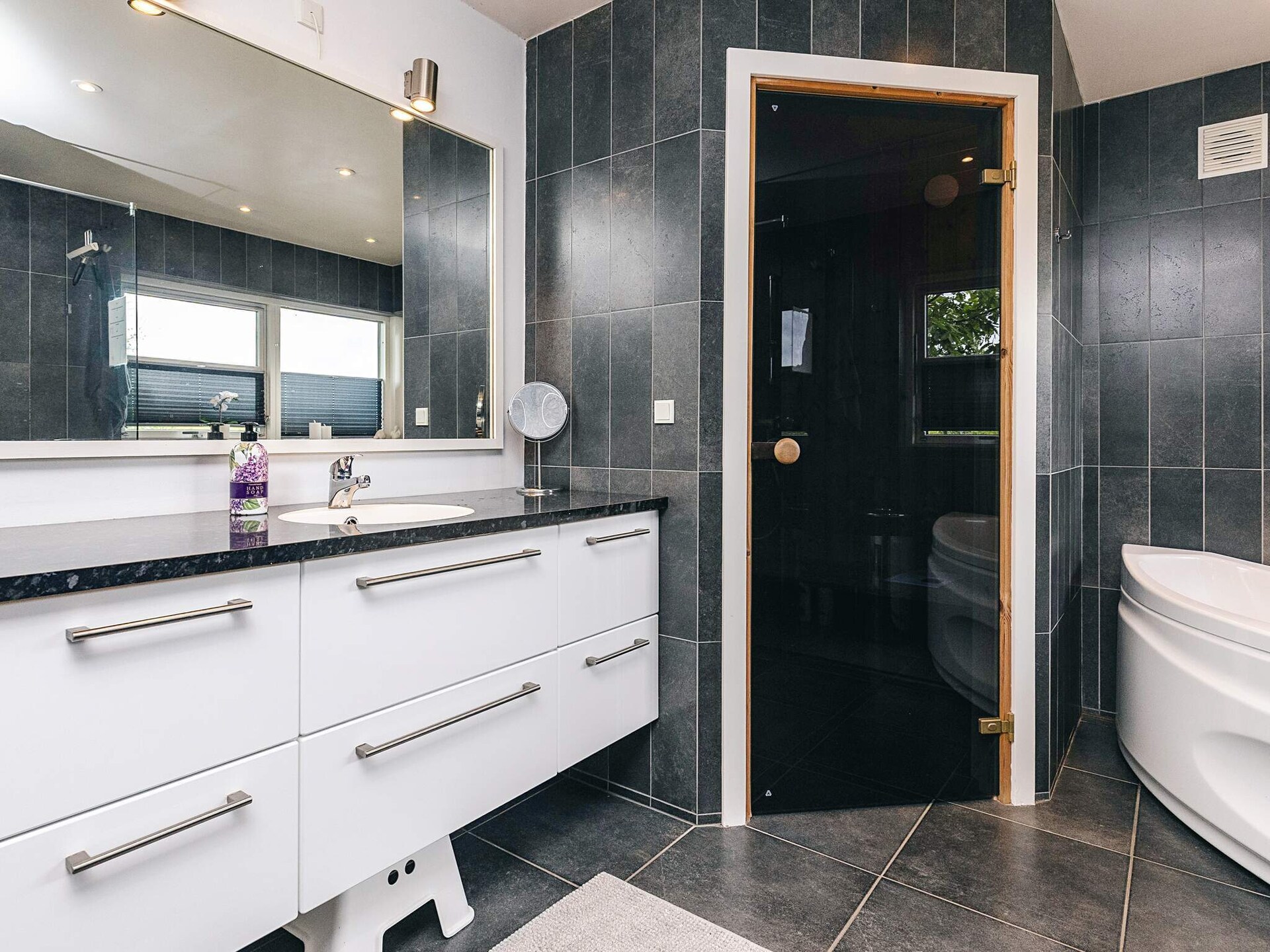 Luxe vrijstaand vakantiehuis met sauna, whirlpool en activiteitenruimte nabij Blokhus - foto 15