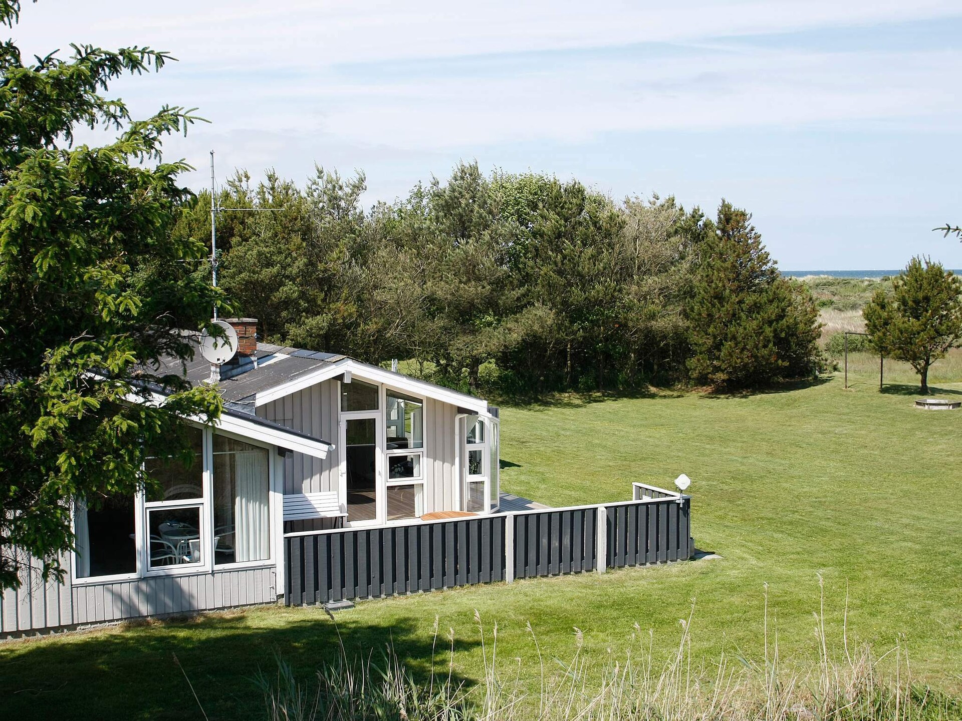 Vrijstaand vakantiehuis met zwembad en sauna direct achter de duinen bij Jerup - foto 2