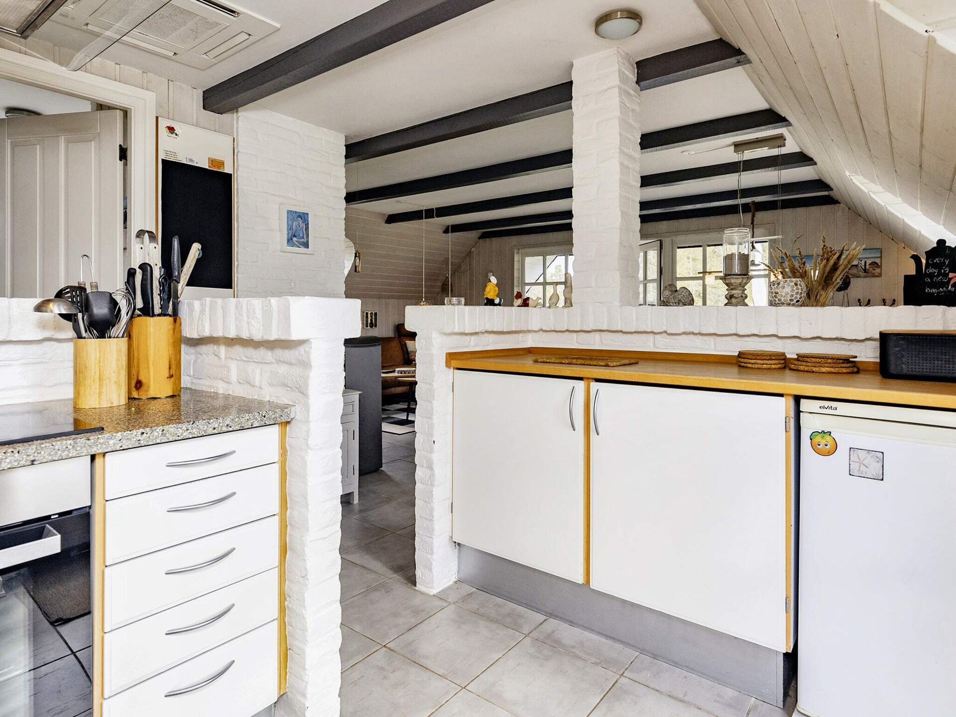 Sfeervol rietgedekt vakantiehuis met whirlpool op 200 meter van de zee in Jerup - foto 16