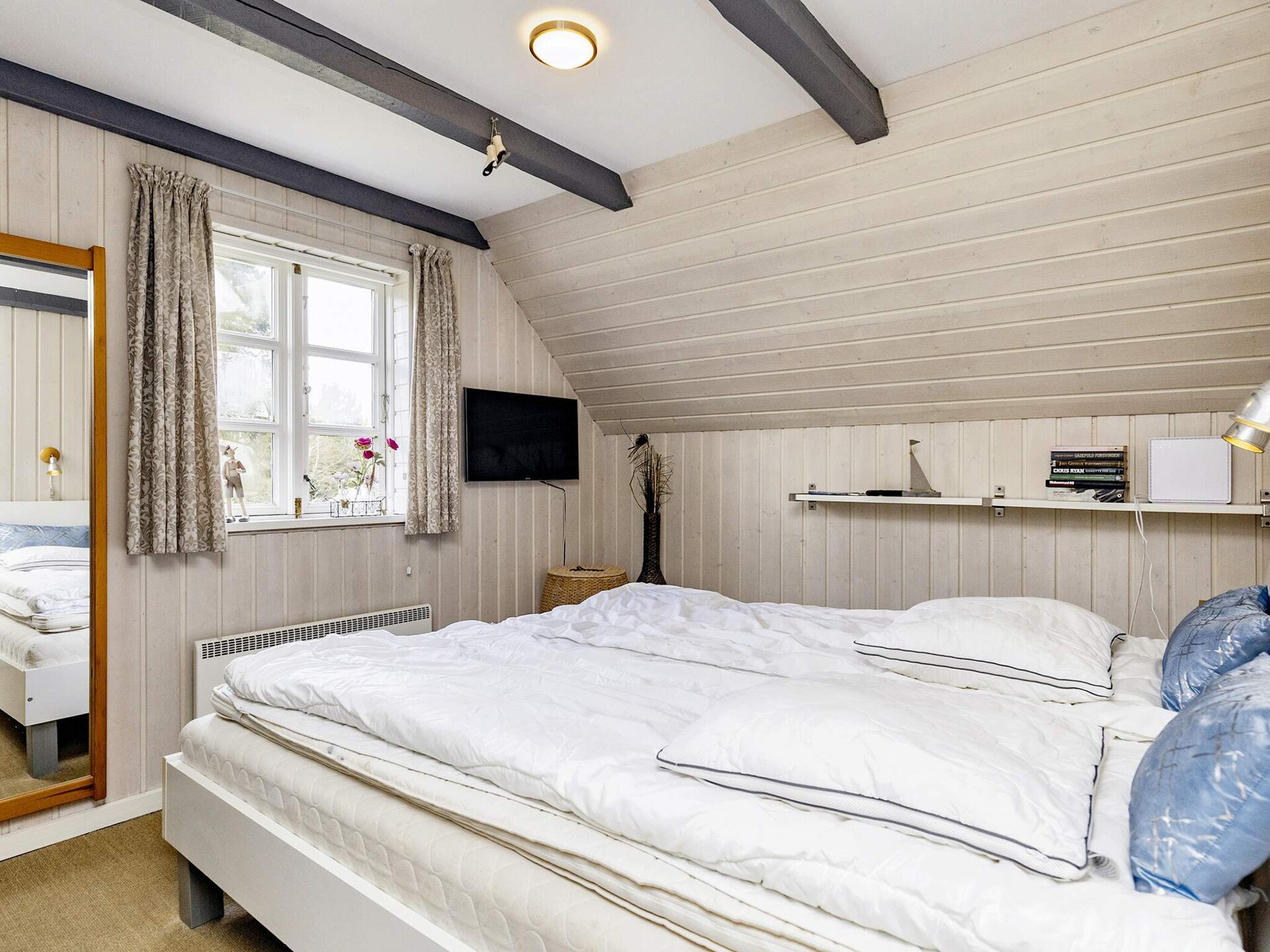 Sfeervol rietgedekt vakantiehuis met whirlpool op 200 meter van de zee in Jerup - foto 21
