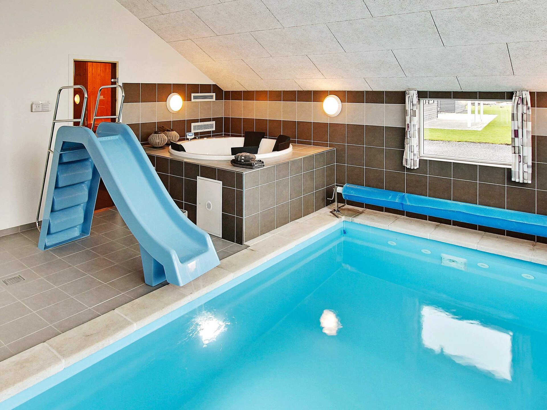 Luxe vakantiehuis met privézwembad en sauna op 900 meter van het strand - foto 2