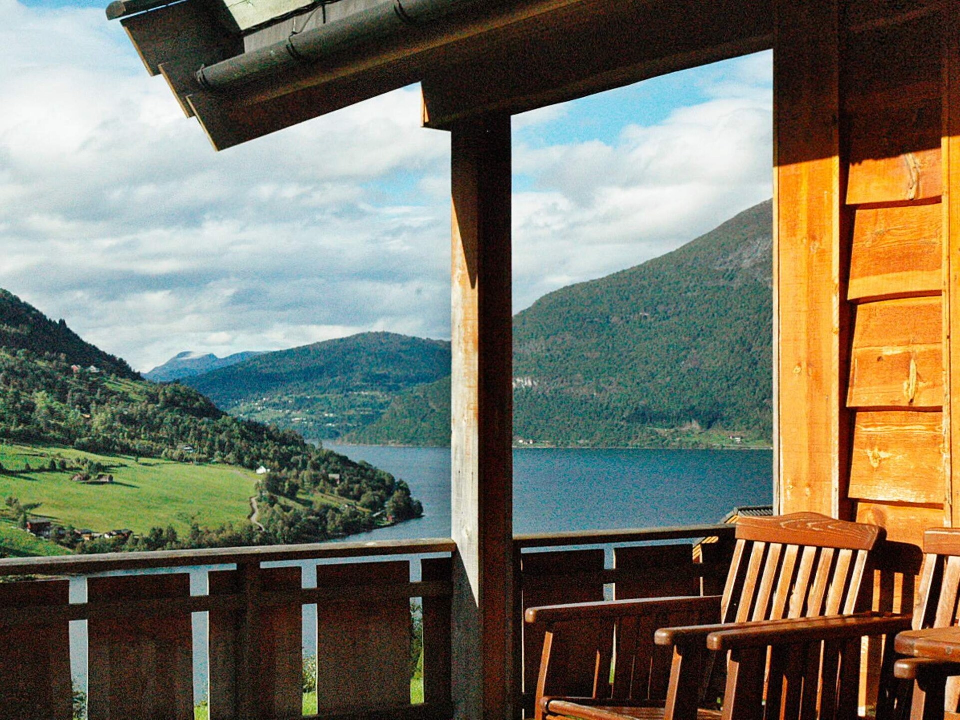 Vakantiehuis met panoramisch uitzicht op de Nordfjord in Olden - foto 9