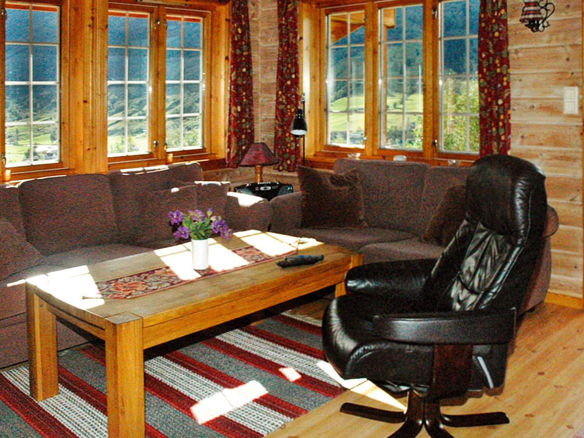 Vakantiehuis met panoramisch uitzicht op de Nordfjord in Olden - foto 12