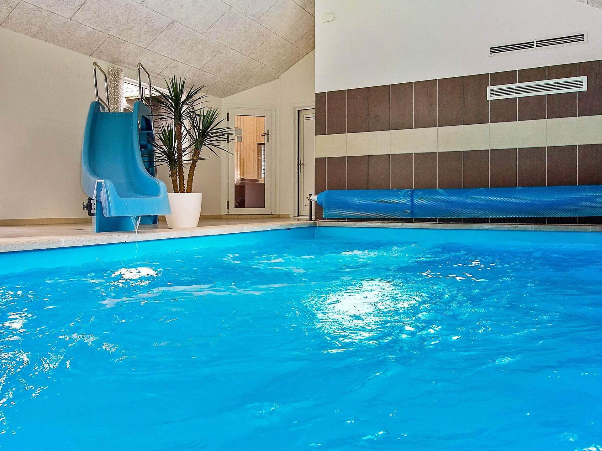 Groots vakantiehuis met zwembad, sauna & speelkamer op 900m van de Oostzee - foto 4