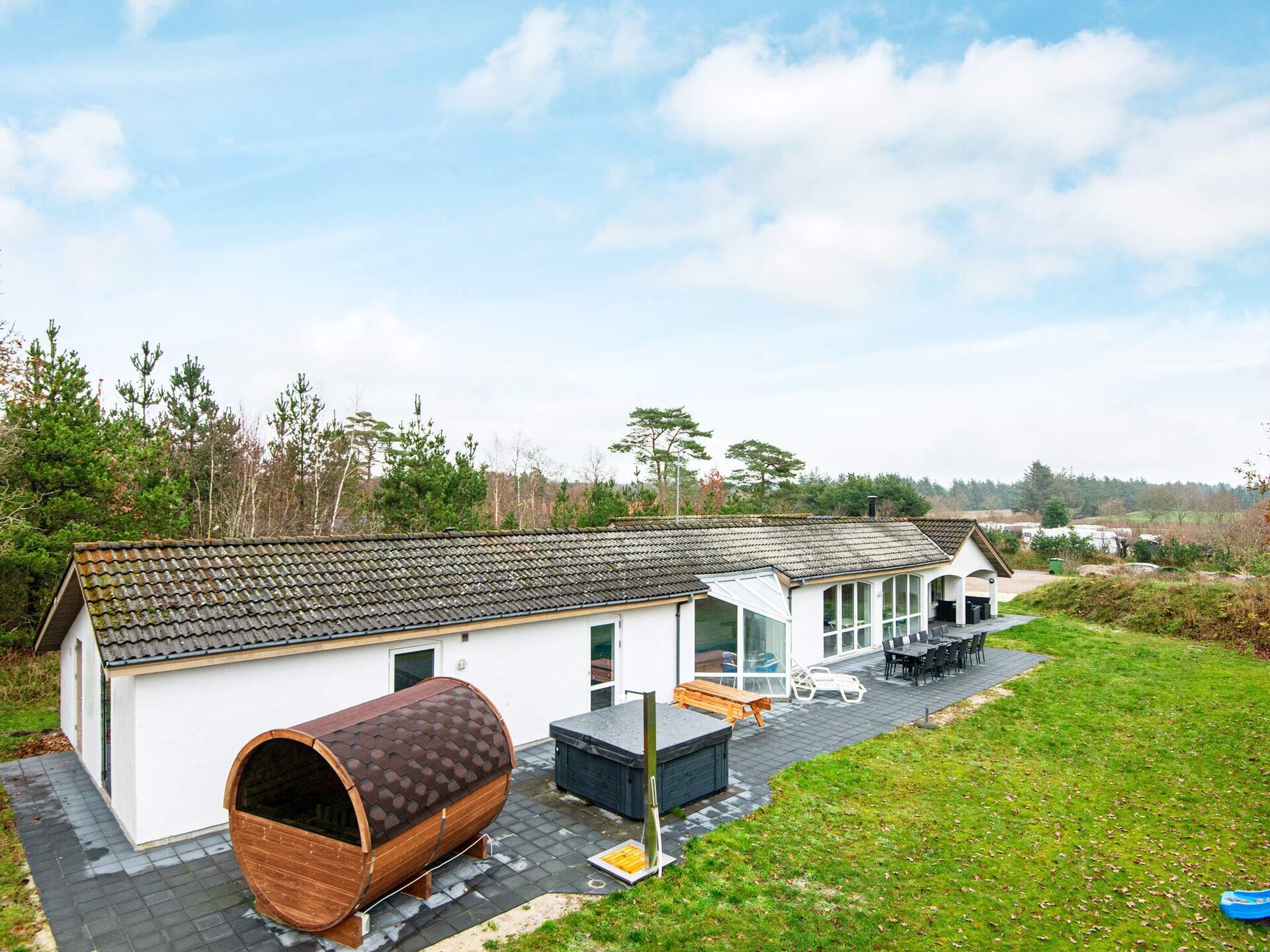 Ruim vakantiehuis voor 12 met privézwembad en sauna bij Henne Strand - foto 34
