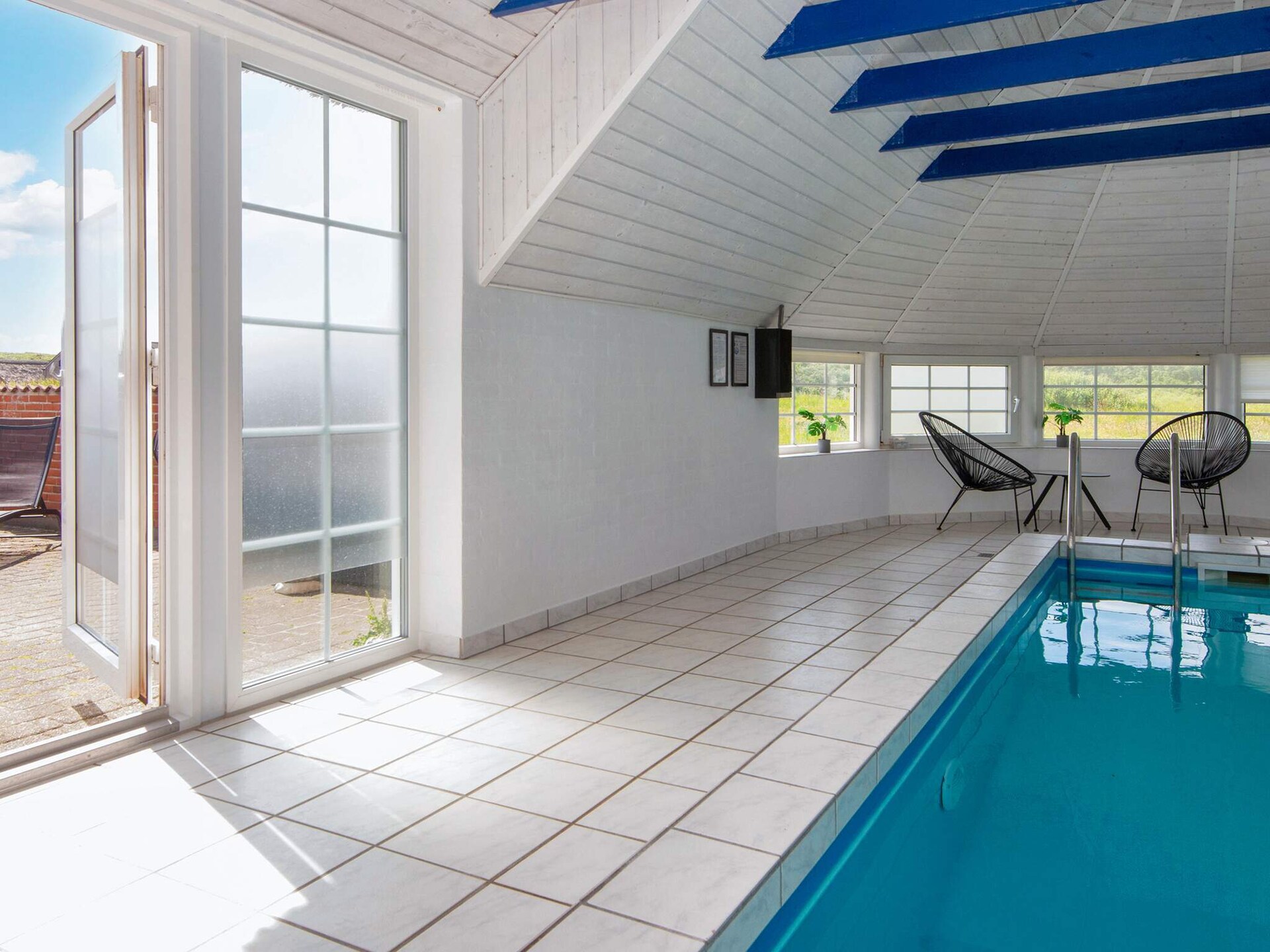 Energiezuinig vakantiehuis voor 12 personen met zwembad, sauna en zee op 50 meter - foto 12