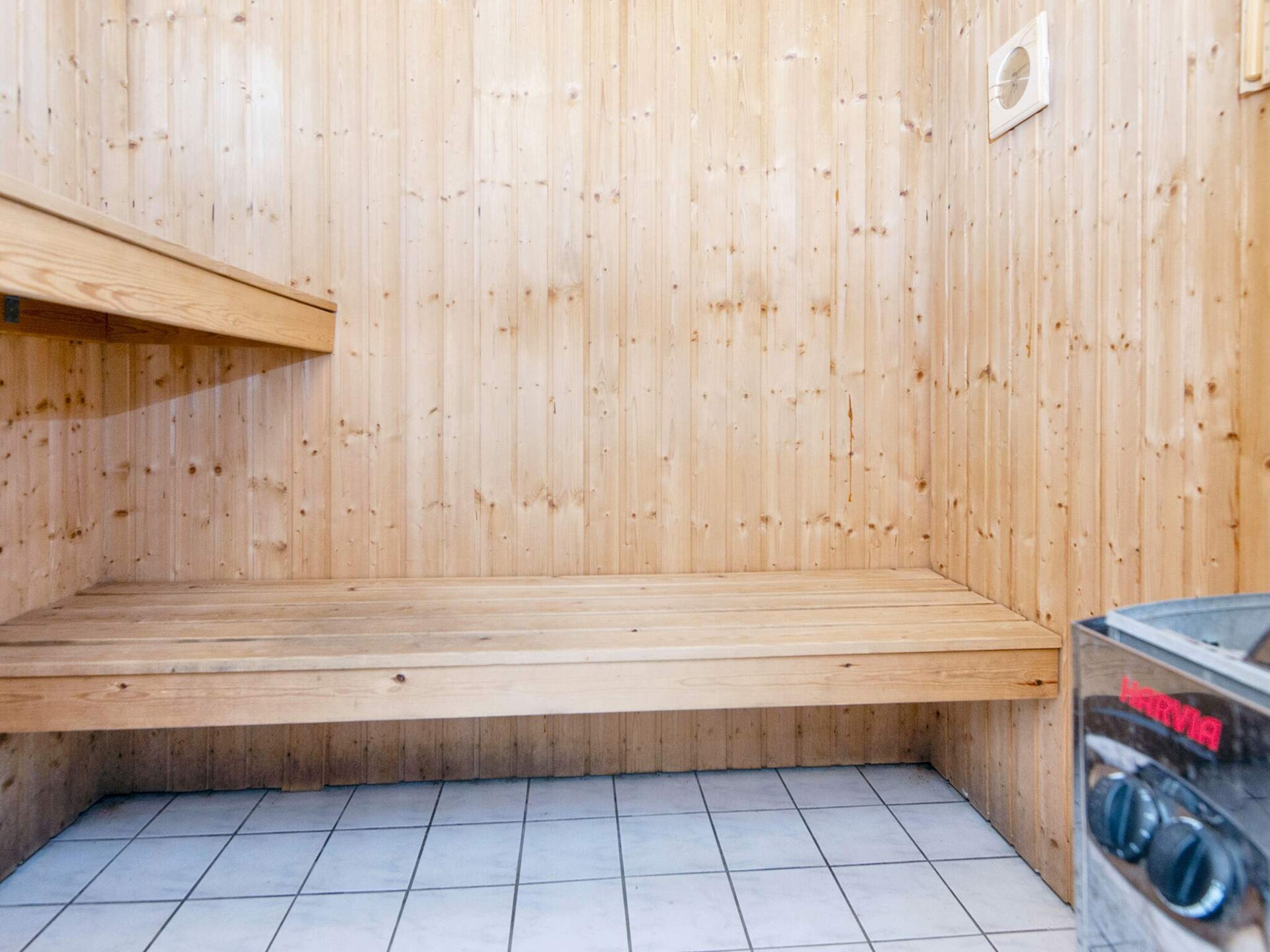 Energiezuinig vakantiehuis voor 12 personen met zwembad, sauna en zee op 50 meter - foto 35