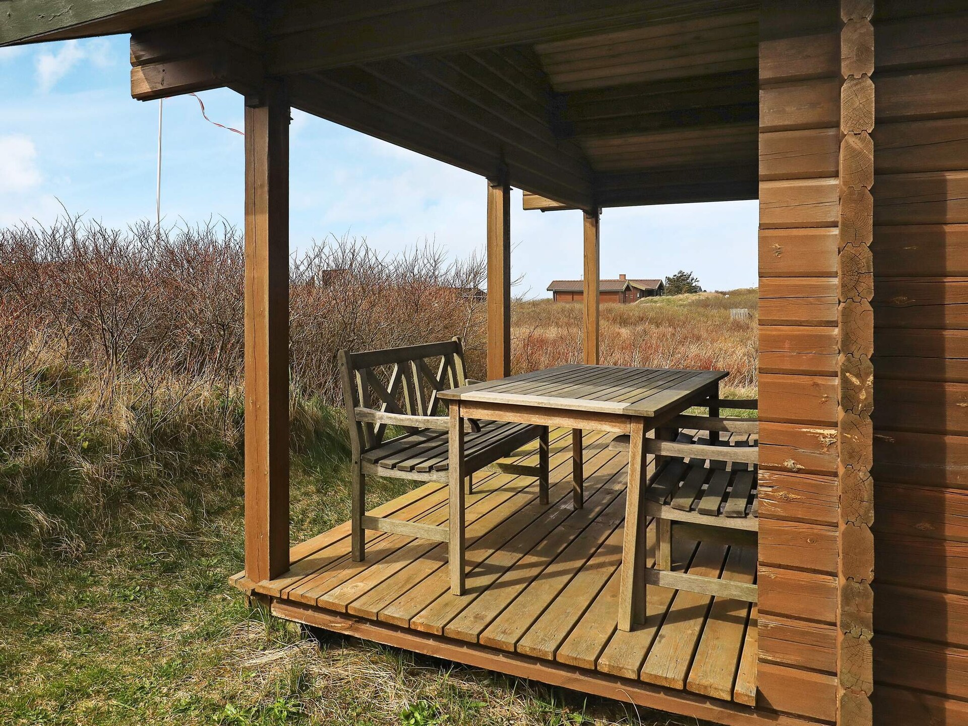 Knus houten huis in de duinen bij Tornby Strand op 500 meter - foto 30